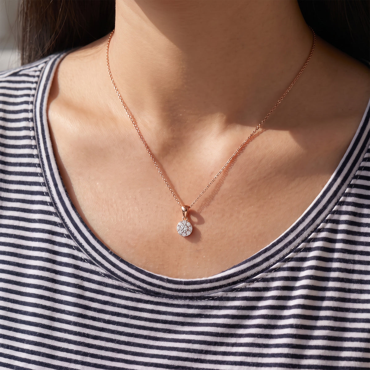 18K Gold Minimalist Natural Diamond Pendant - JewelryAndStore