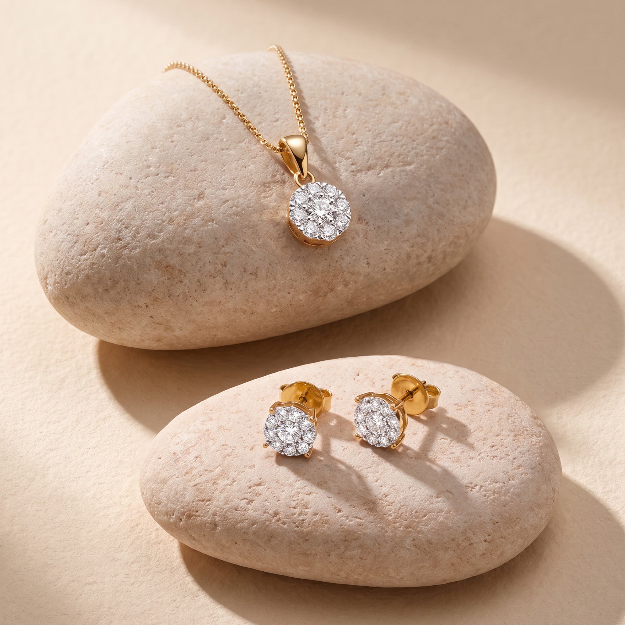 18K Gold Classic Diamond Cluster Earrings - JewelryAndStore
