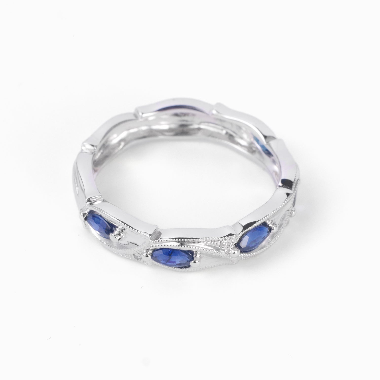 18K Gold Milgrain Band with 0.54ct Natural Blue Sapphires - JewelryAndStore