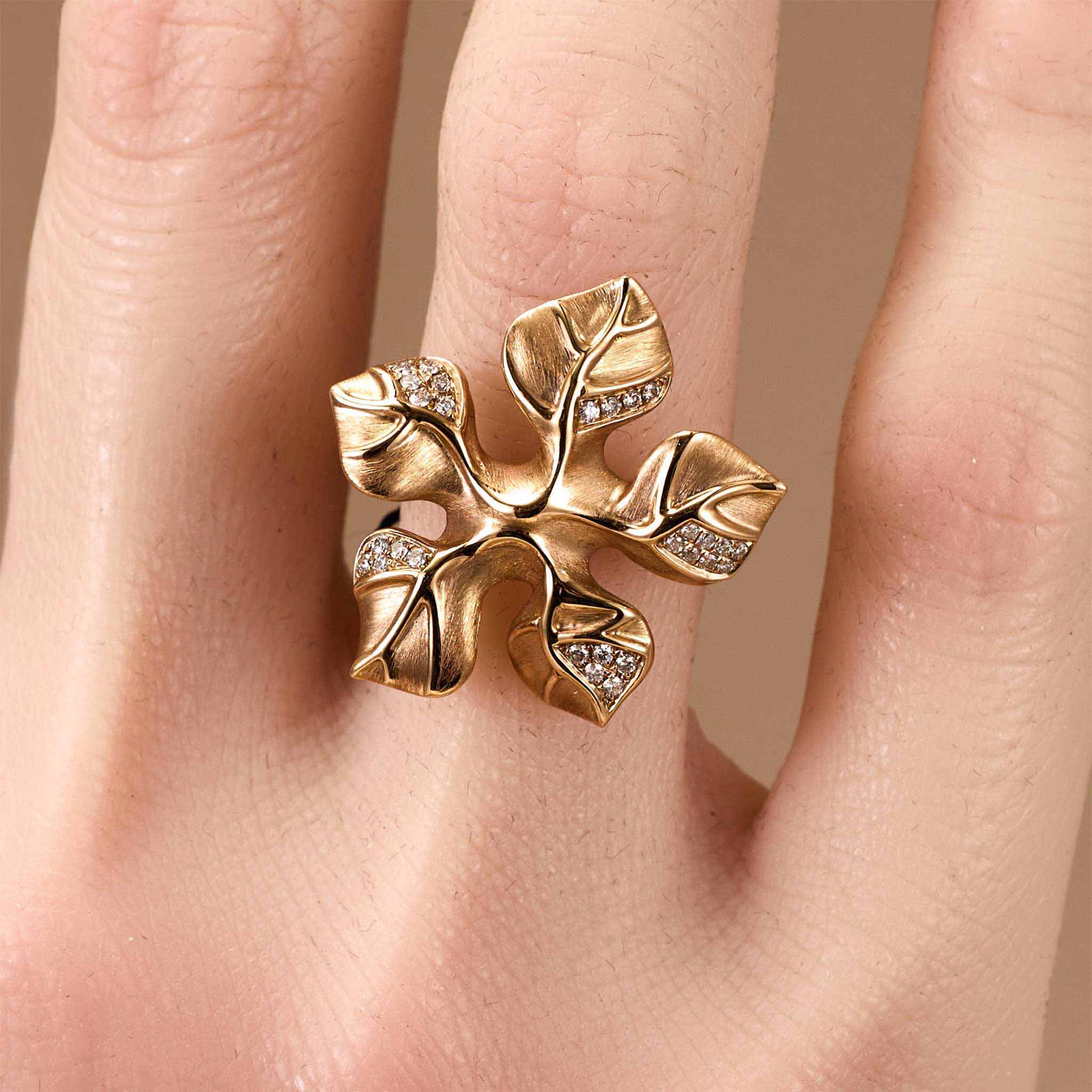 Natural Diamond Free-Form Floral Brushed Ring 18K Gold - JewelryandStore