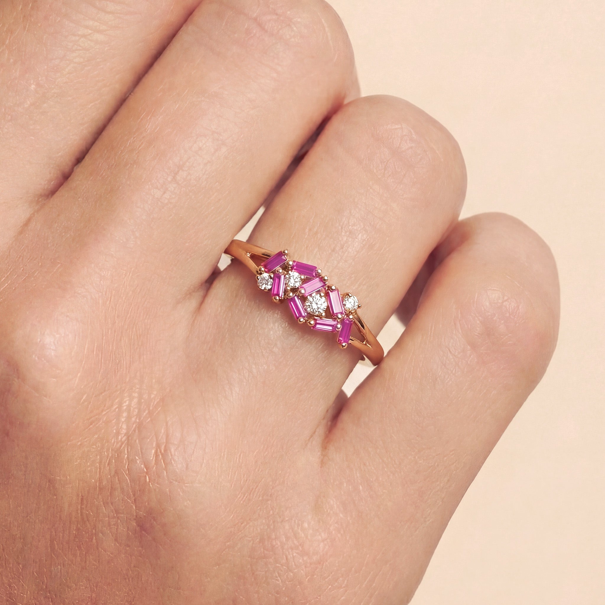 18K Gold Natural Diamond & Pink Sapphire Band Ring - JewelryAndStore