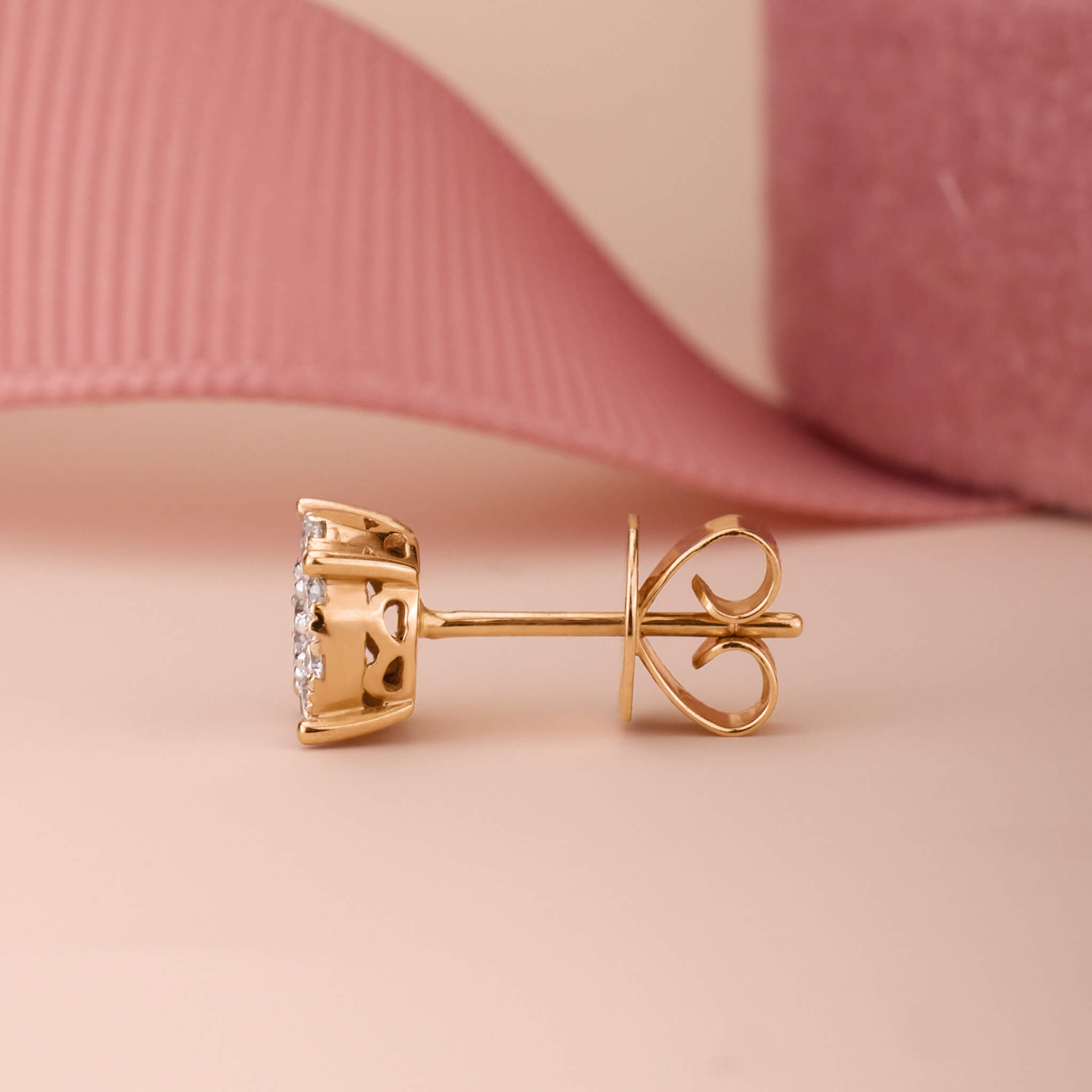 18K Gold Classic Diamond Cluster Earrings - JewelryAndStore