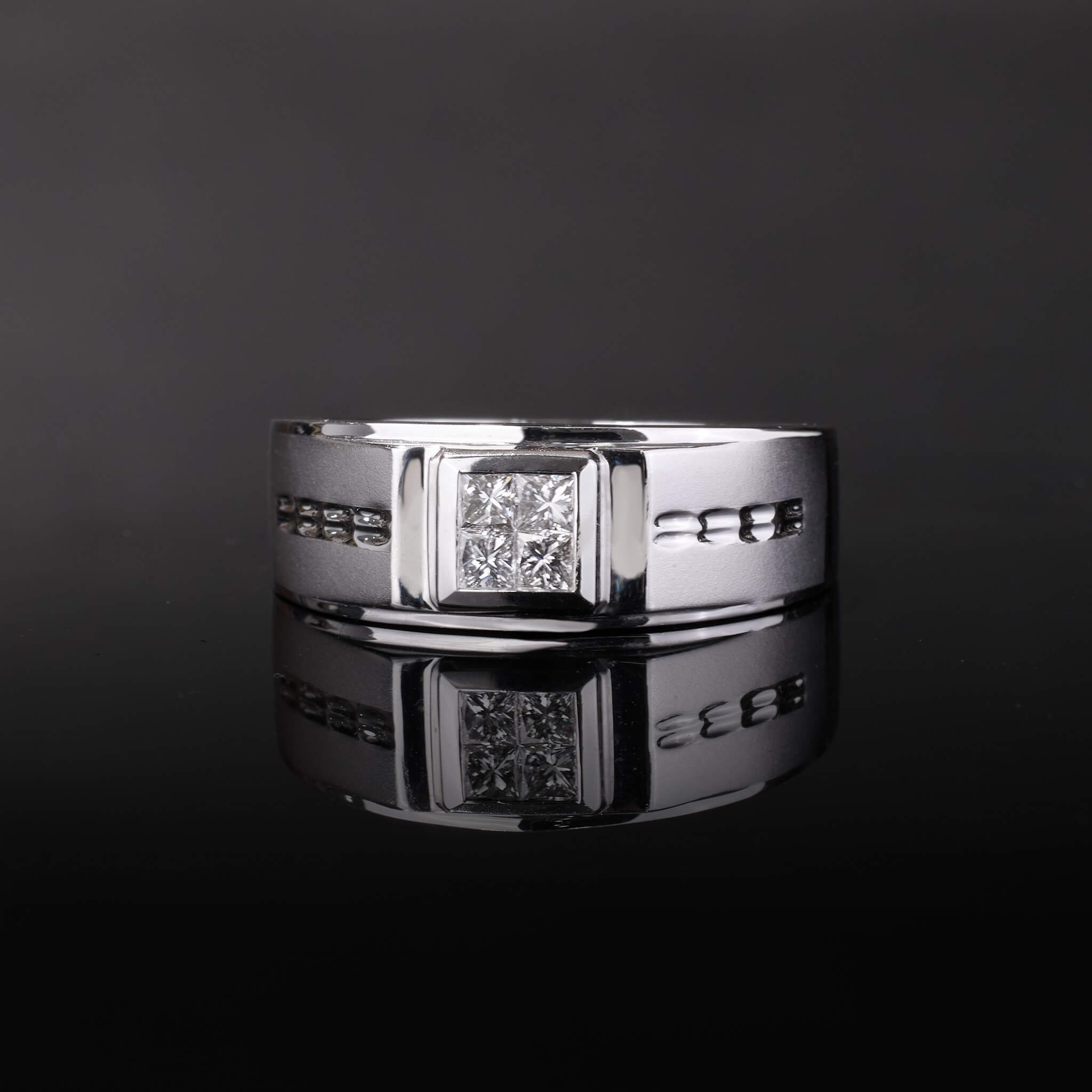 18K Gold Unisex Diamond Signet Ring - Jewelry And Store