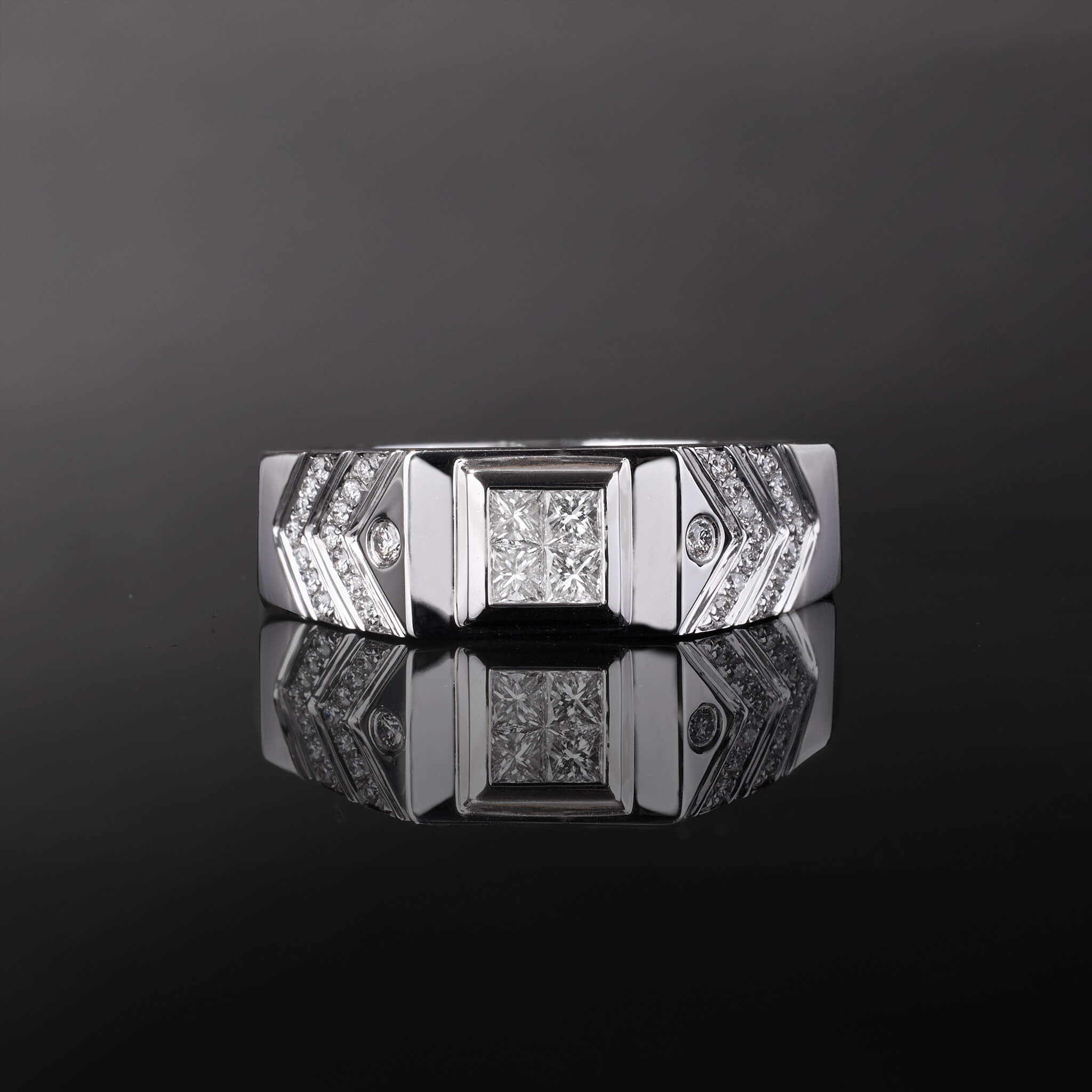 18K Gold Unisex Diamond Signet Ring - Jewelry And Store