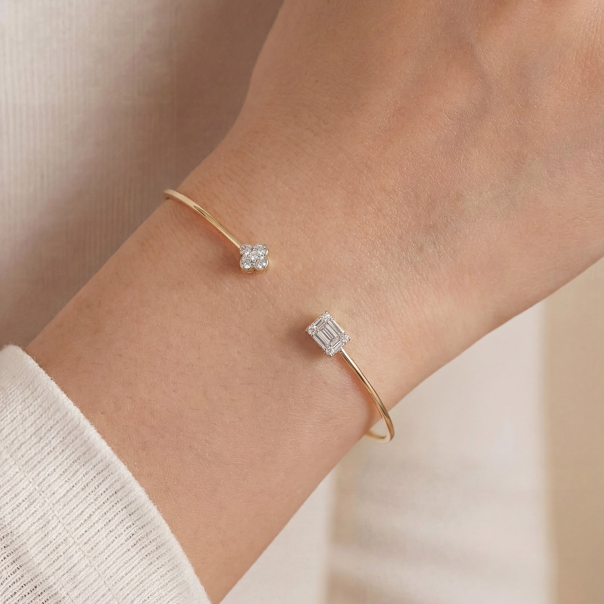 0.45ct.tw. Geometry and Clover Diamond Bangle in 18K Gold - JewelryAndStore