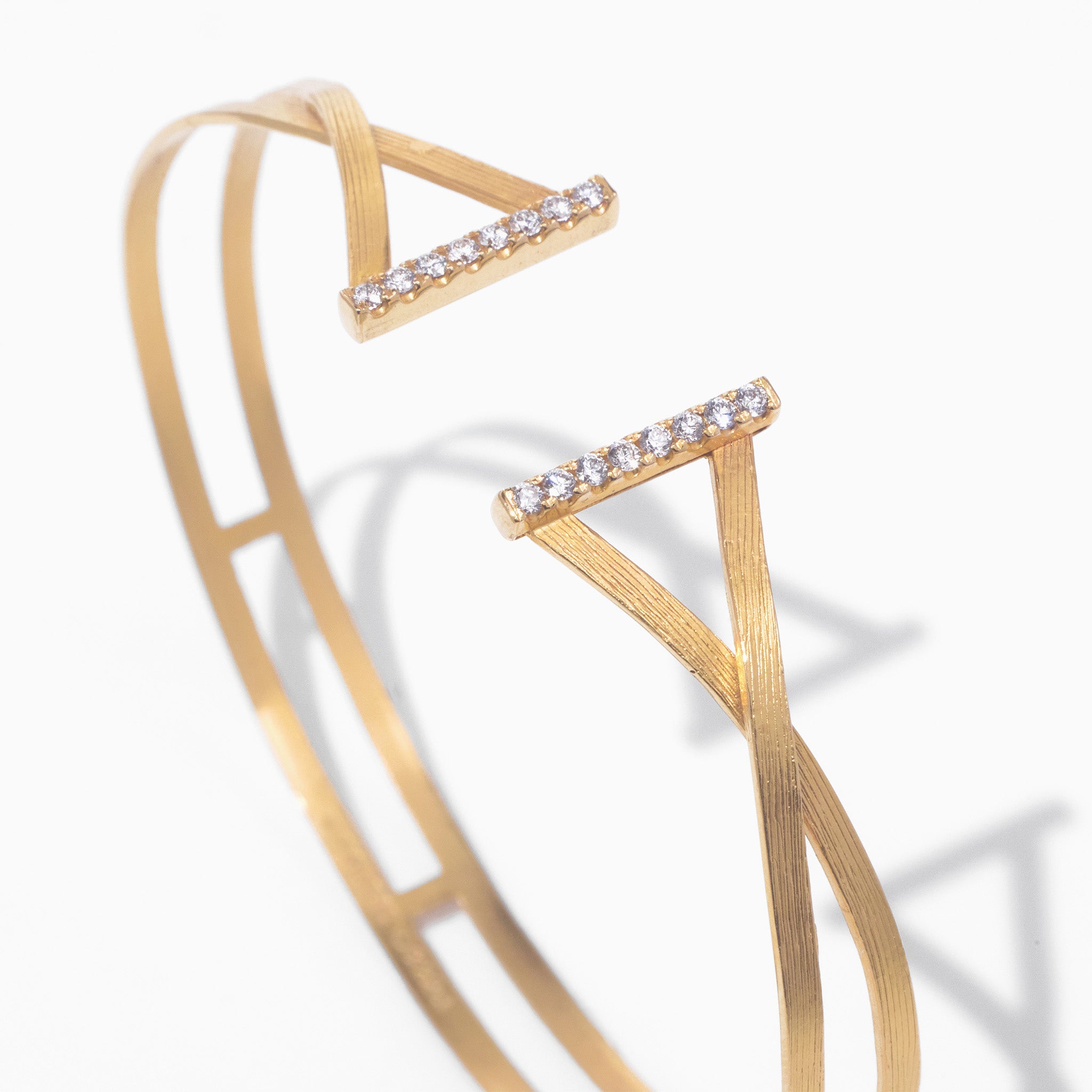 18K gold open - ended diamond bangle with hand - hammered texture - Jewelry And Store