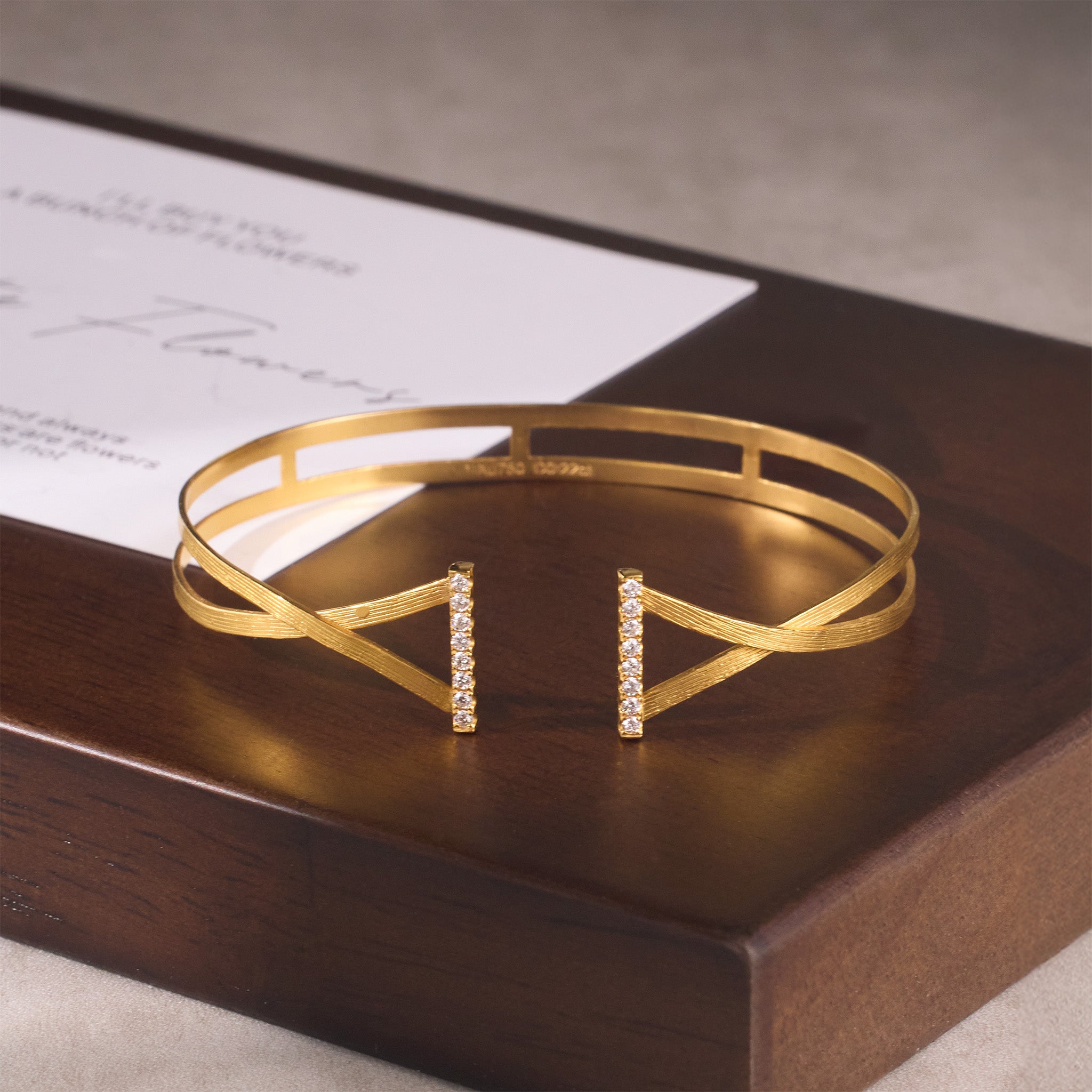 18K gold open - ended diamond bangle with hand - hammered texture - Jewelry And Store