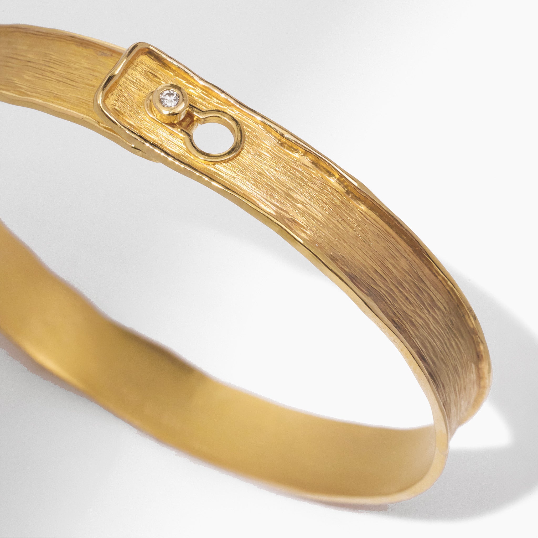 18K gold diamond bangle with hand - hammered texture - Jewelry And Store