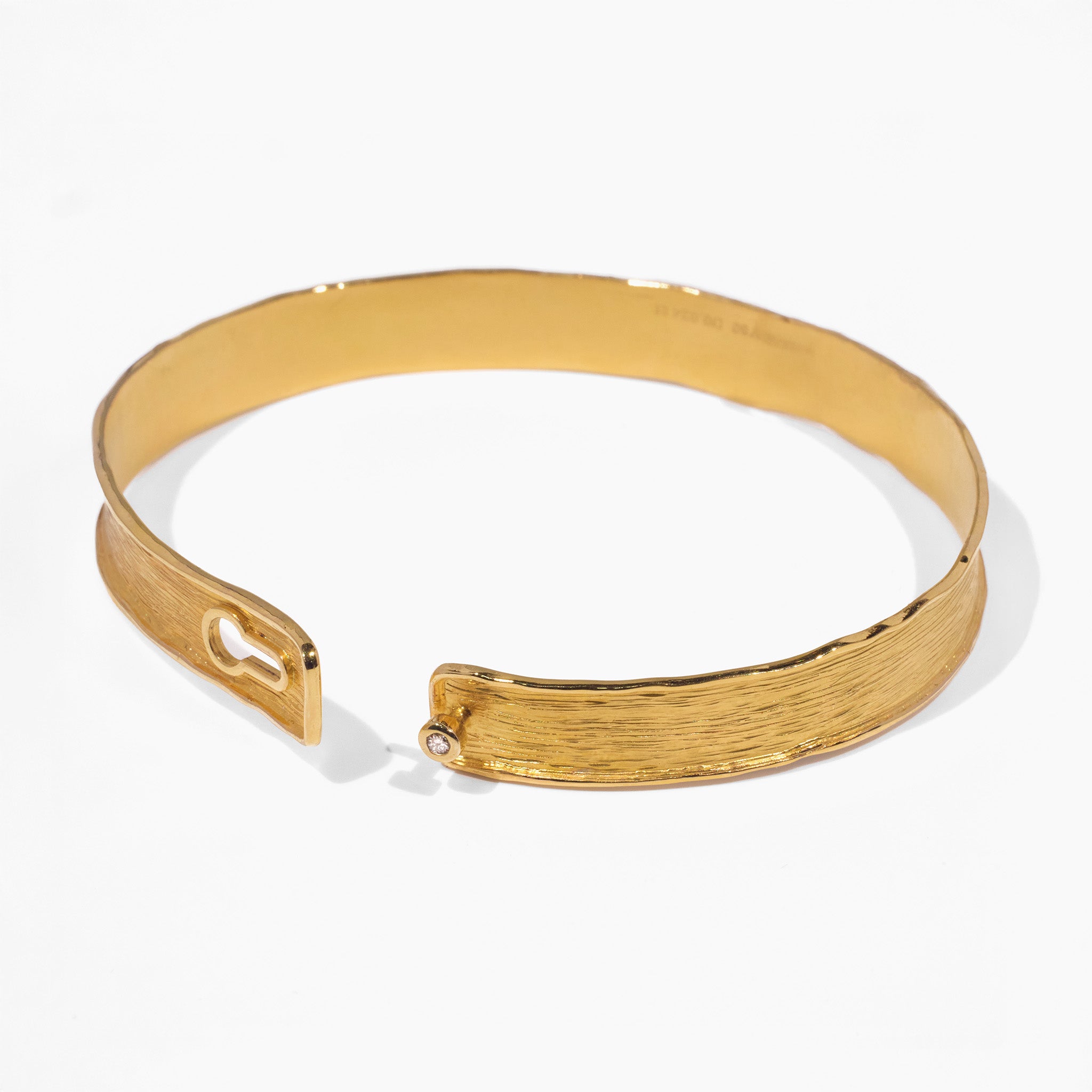 18K gold diamond bangle with hand - hammered texture - Jewelry And Store