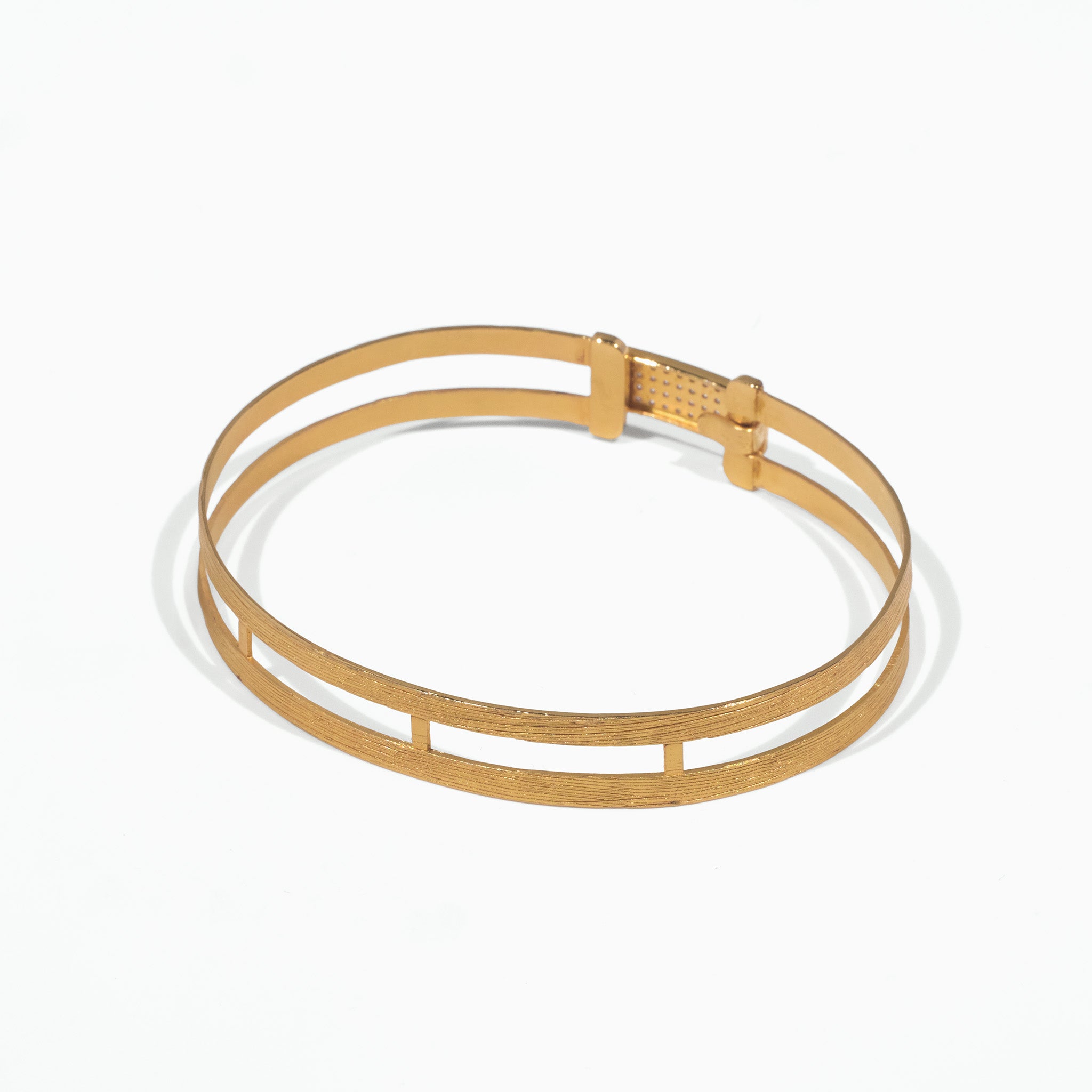 18K Gold Easy - Lock Diamond Bangle with Hand - Hammered Finish - Jewelry And Store