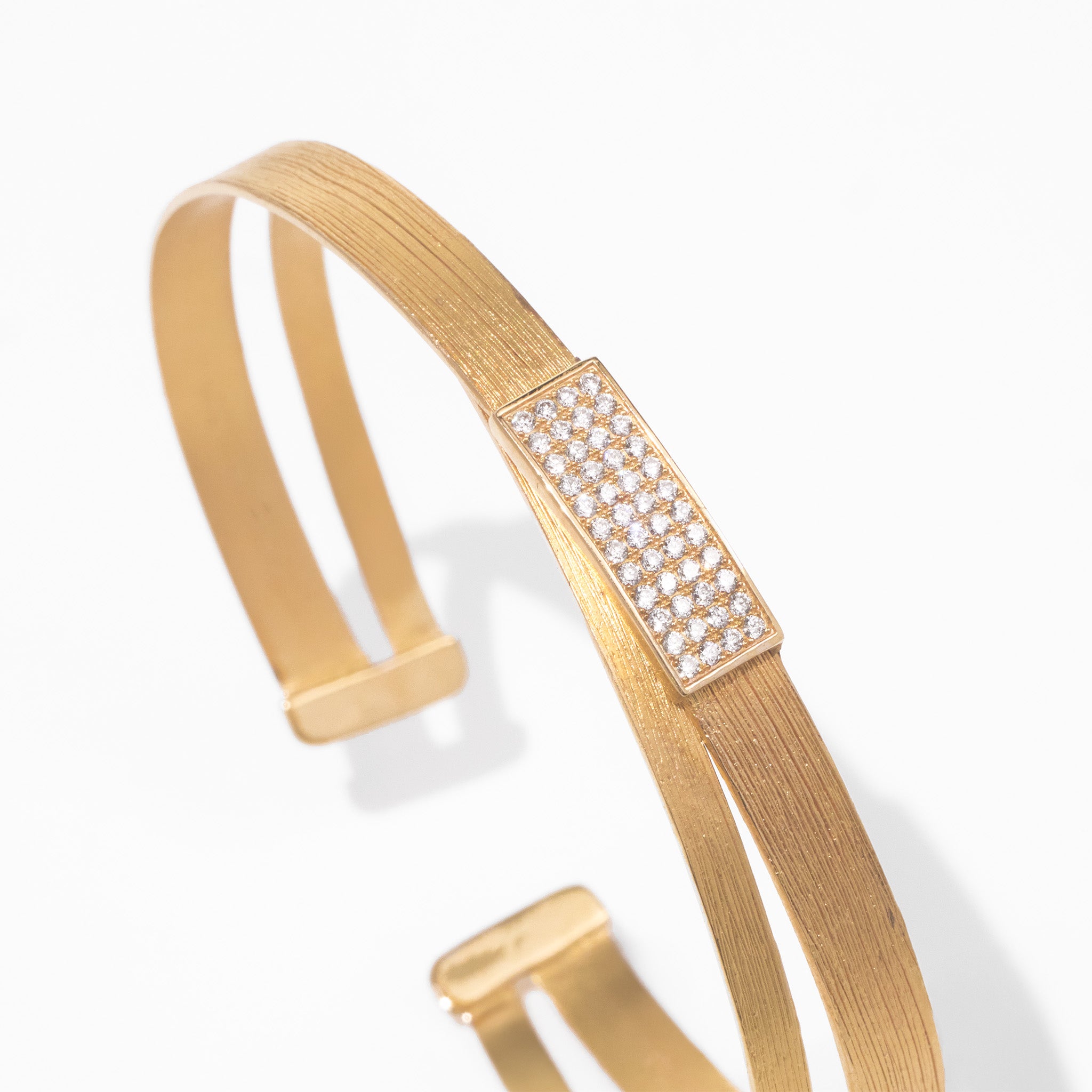 18K Gold Twist Band Cuff Diamond Bangle with Hand - hammered Texture - Jewelry And Store