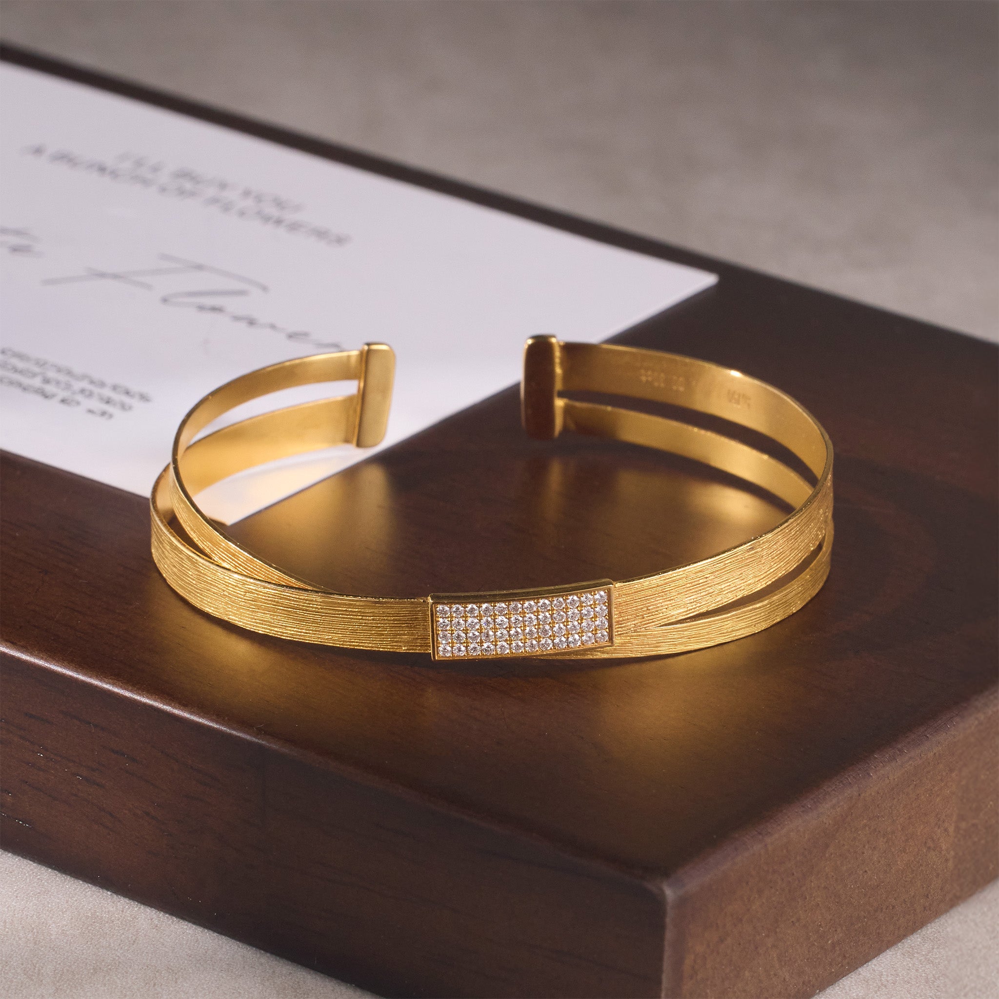 18K Gold Twist Band Cuff Diamond Bangle with Hand - hammered Texture - Jewelry And Store
