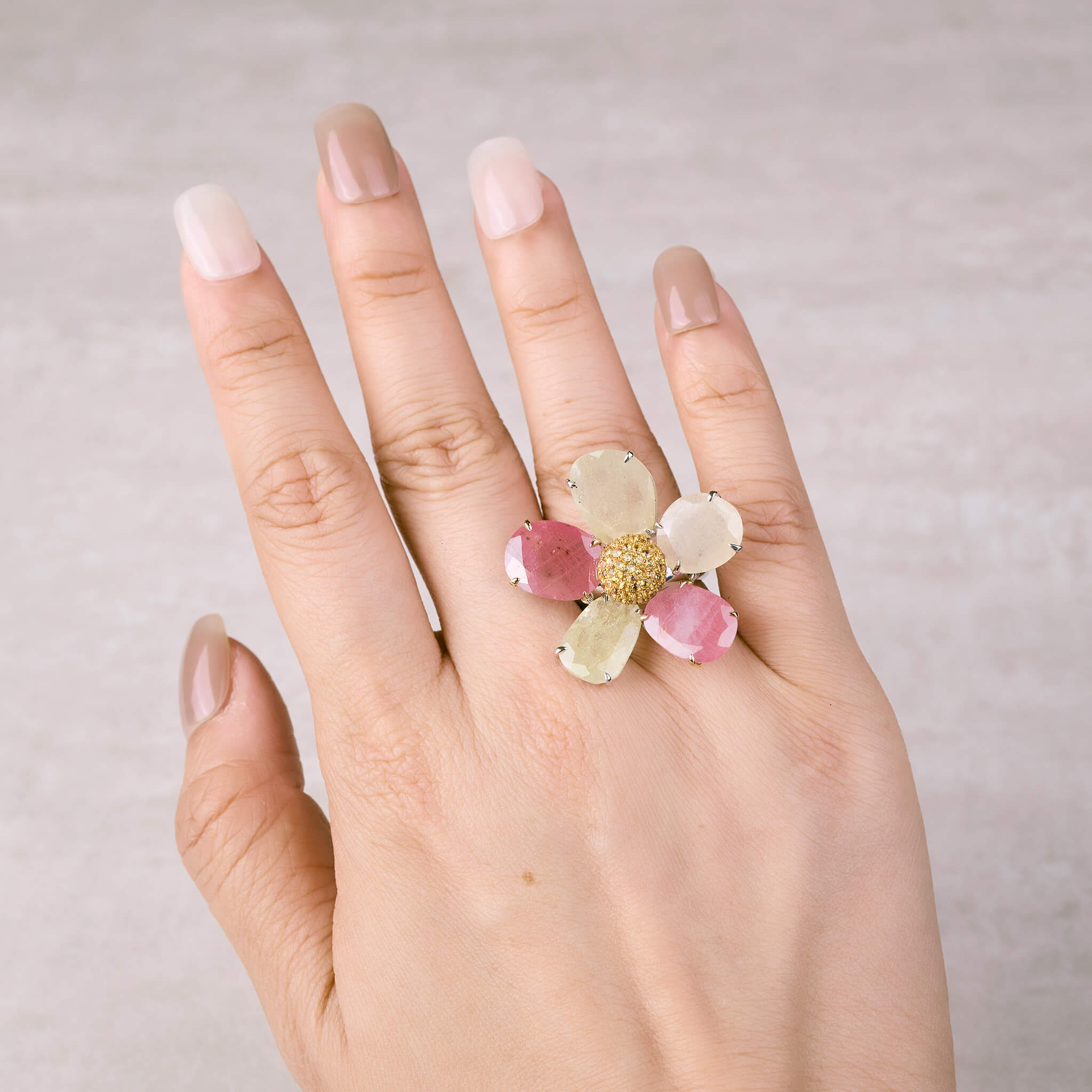 18K Gold Diamond and Slice Sapphire Flower Ring - Jewelry And Store