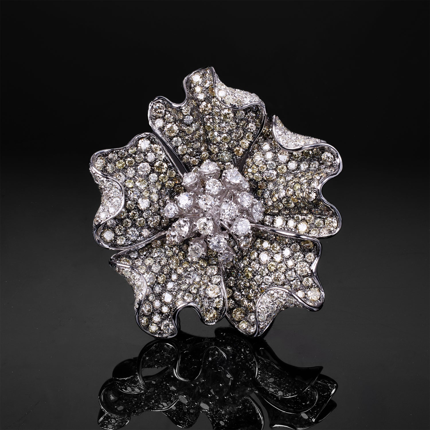 18K Gold Flower Ring with Natural Diamonds - Jewelry And Store