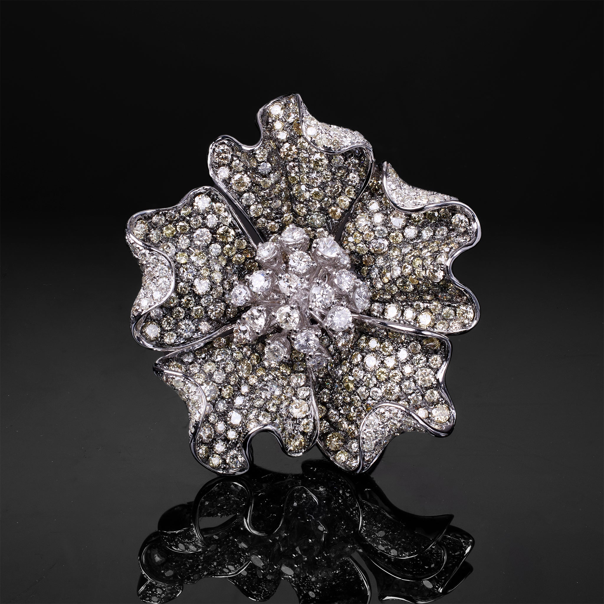 18K Gold Flower Ring with Natural Diamonds - Jewelry And Store