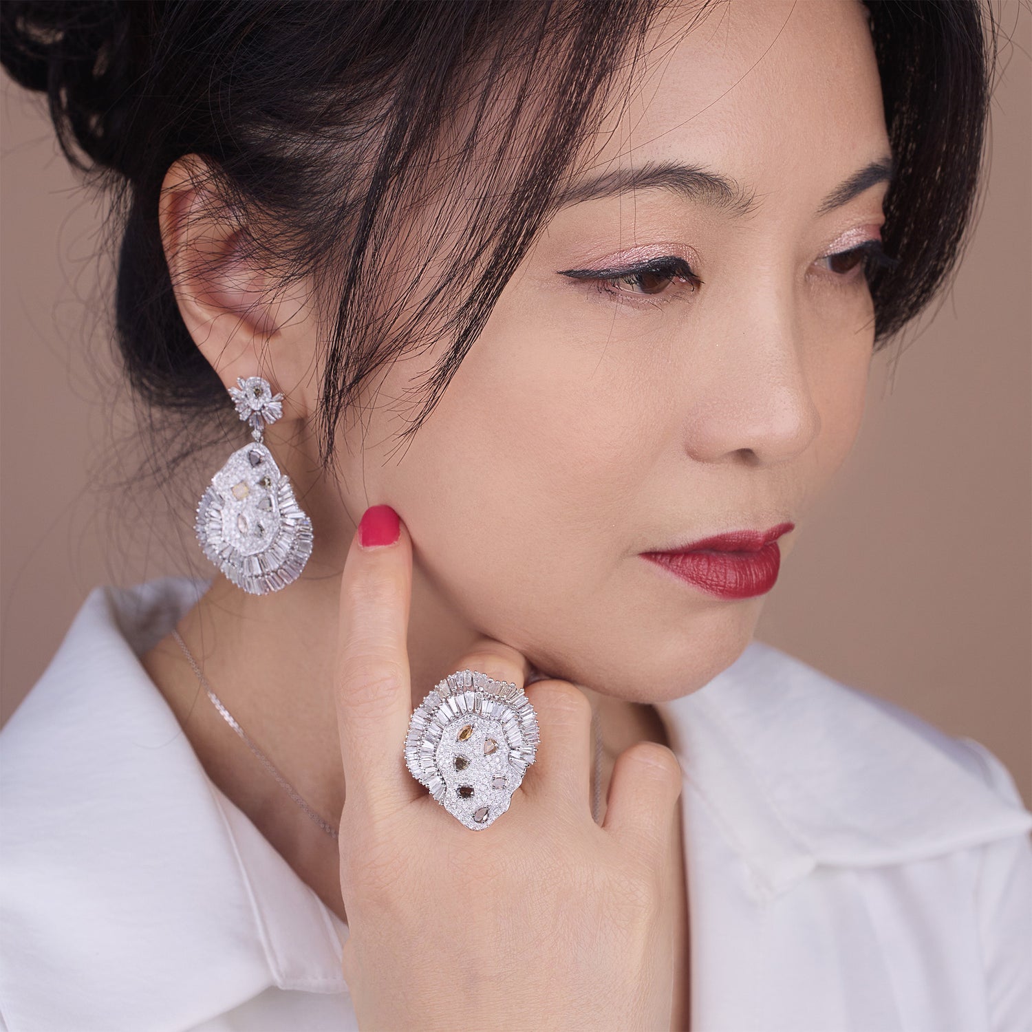 18K White Gold Art Deco Cocktail Ring with Natural Diamonds - Jewelry And Store