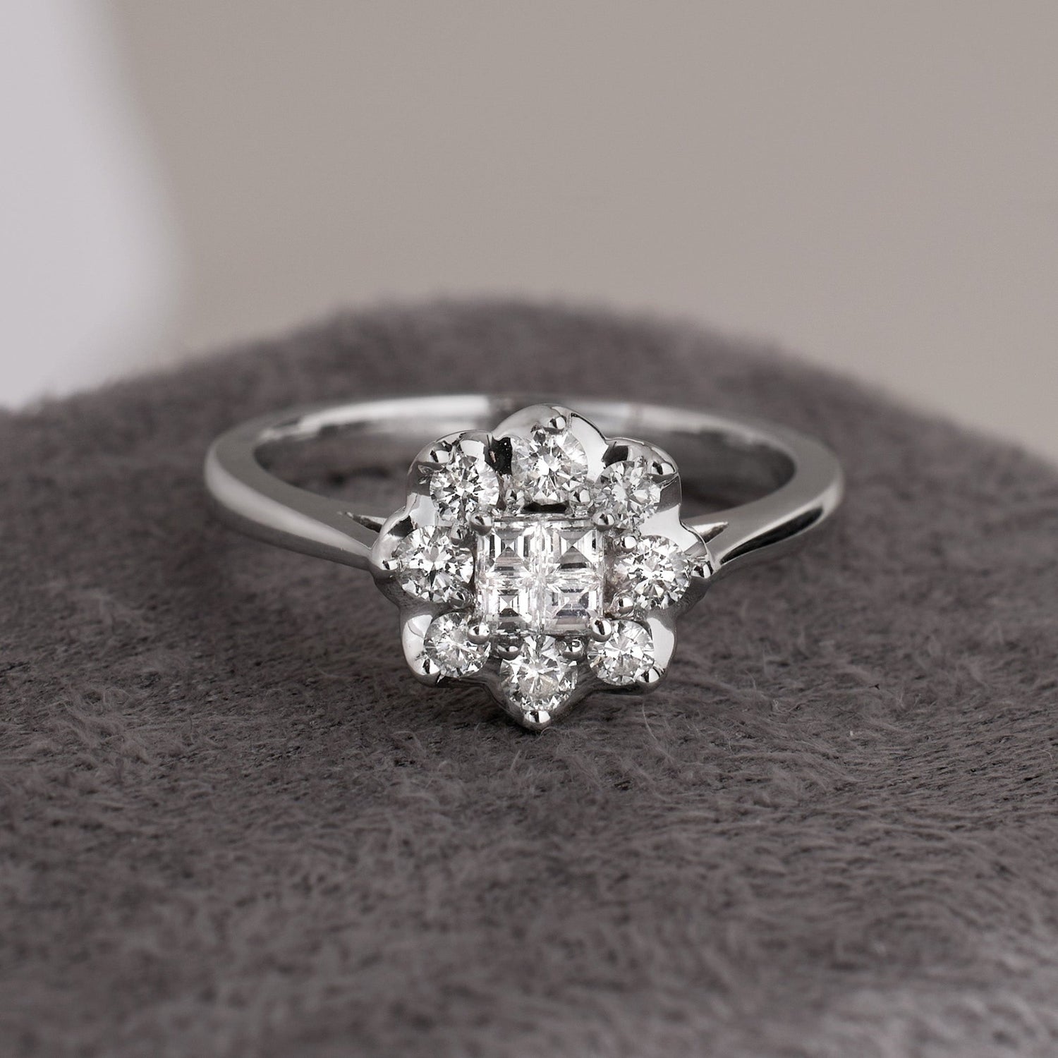 18K Gold Diamond Flower Ring - Jewelry And Store