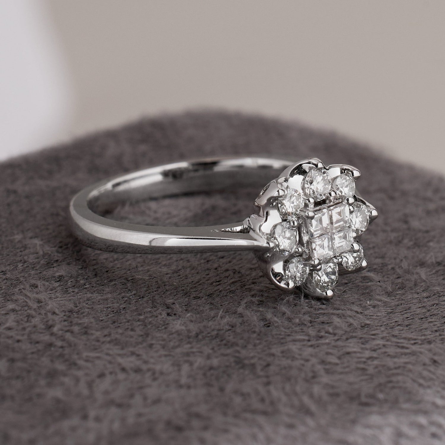 18K Gold Diamond Flower Ring - Jewelry And Store