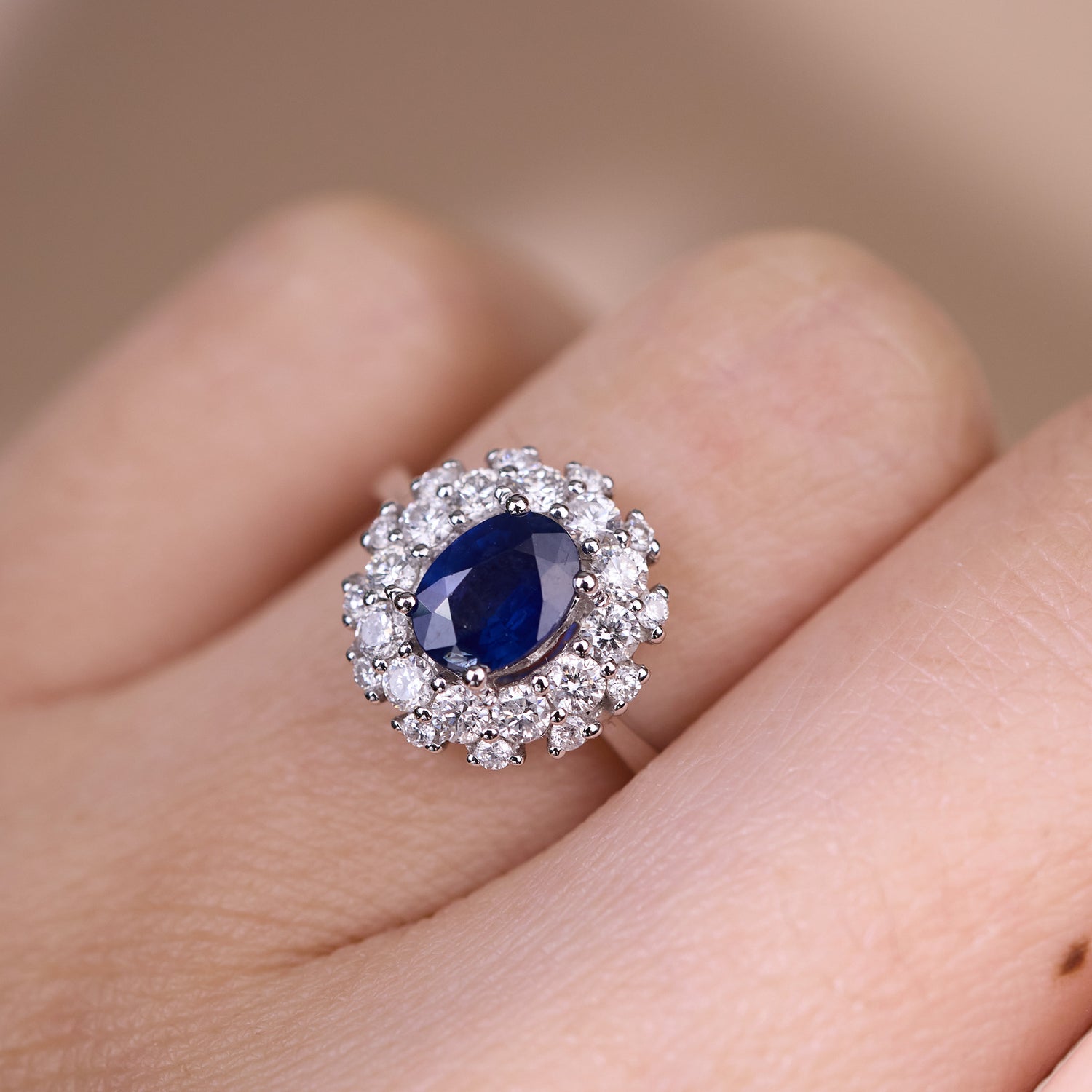 0.96 ct.tw. Vintage - styled Natural Blue Sapphire & Diamond Ring in 18K Gold - JewelryAndStore
