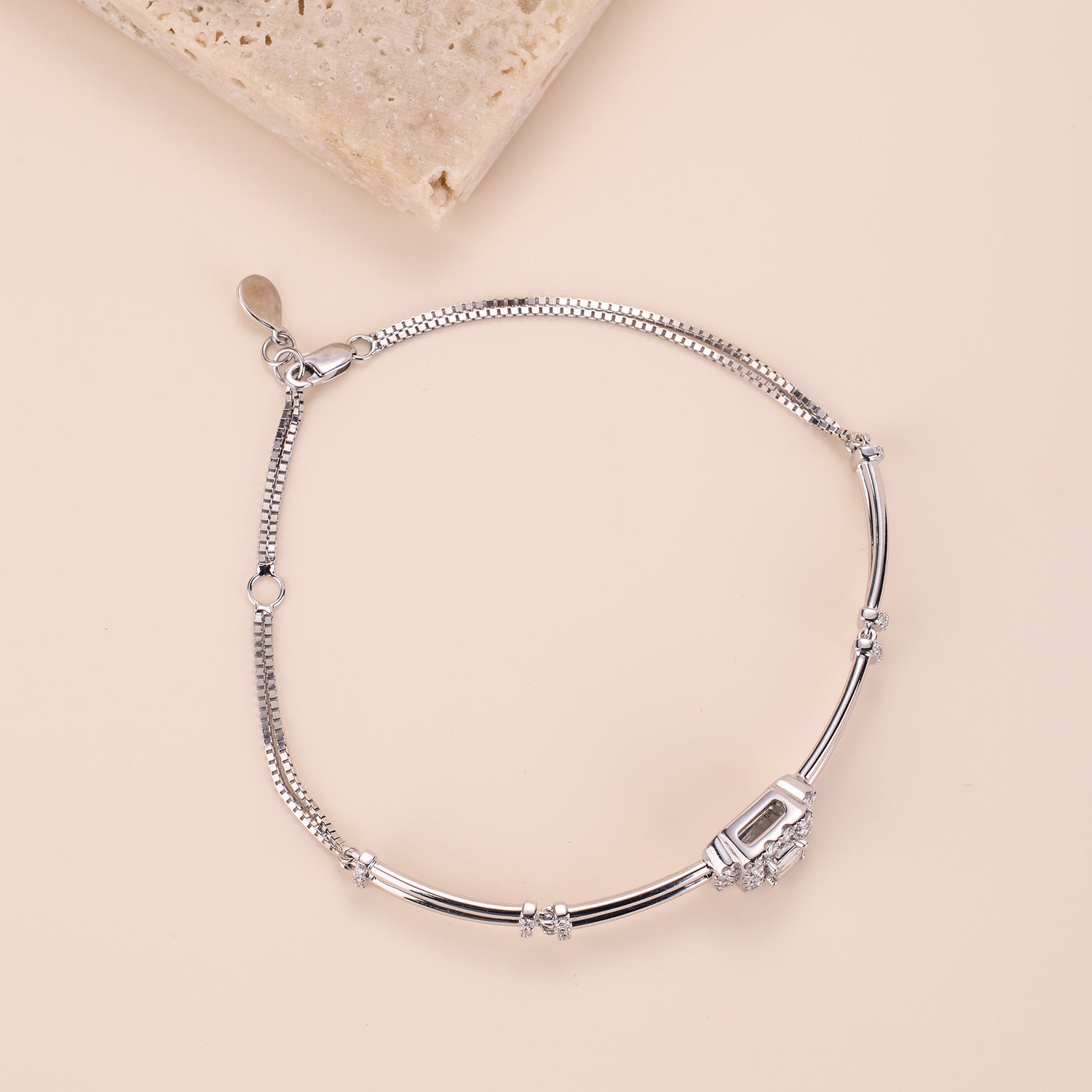 0.71ct.tw. Diamond Bracelet in 18K Gold - Jewelry And Store