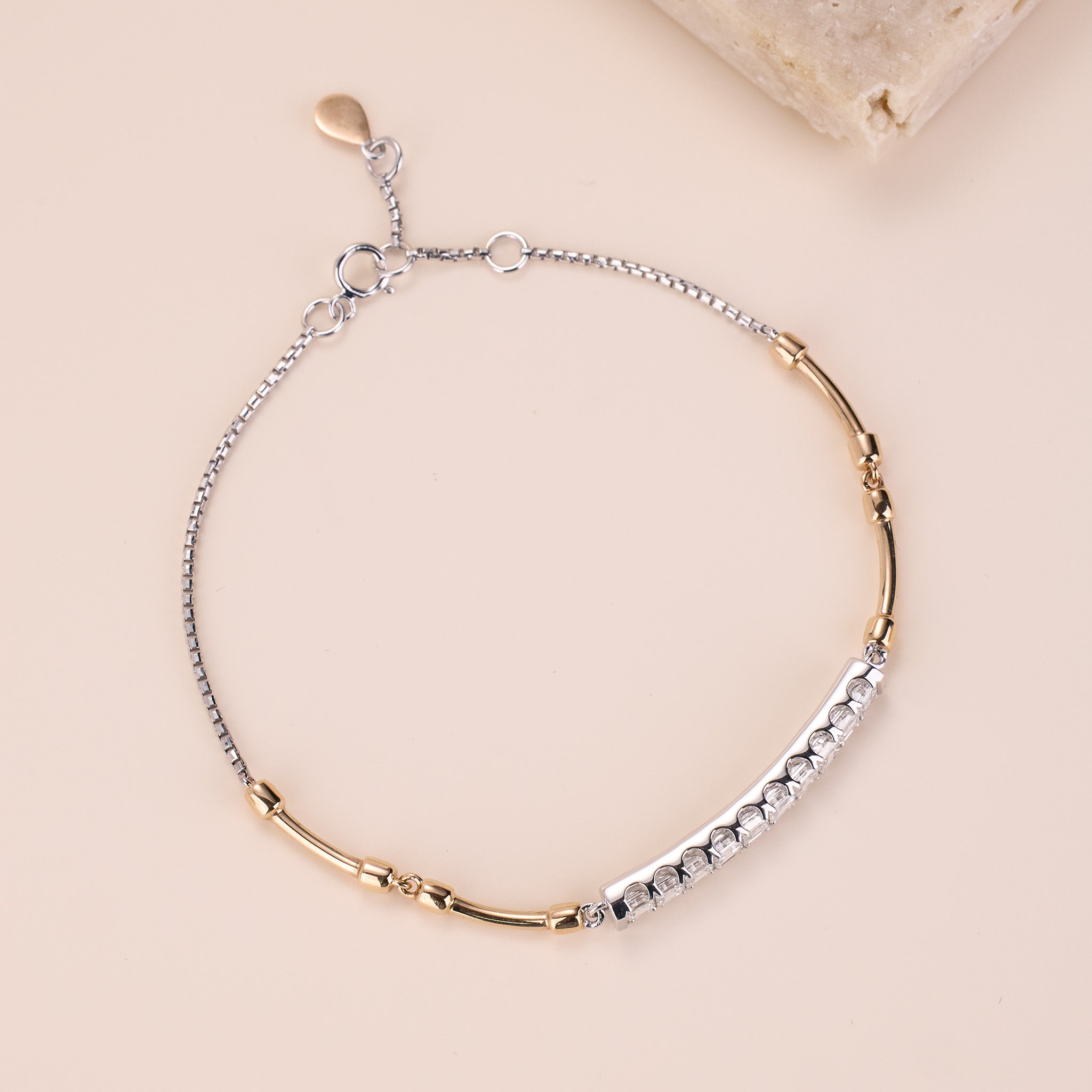 1.02ct.tw. Diamond Bracelet in 18K Gold - Jewelry And Store