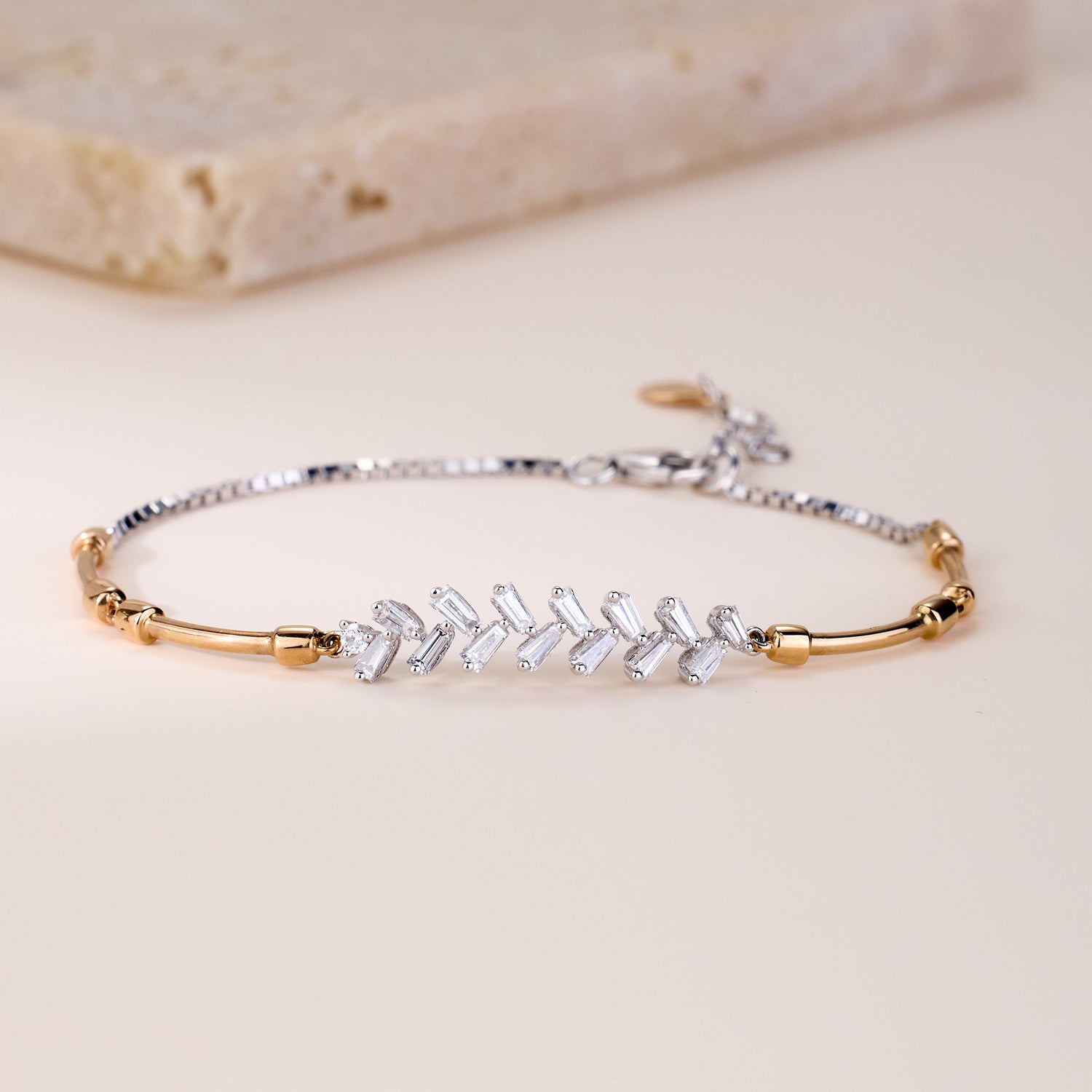0.80ct.tw. Diamond Bracelet in 18K Gold - Jewelry And Store