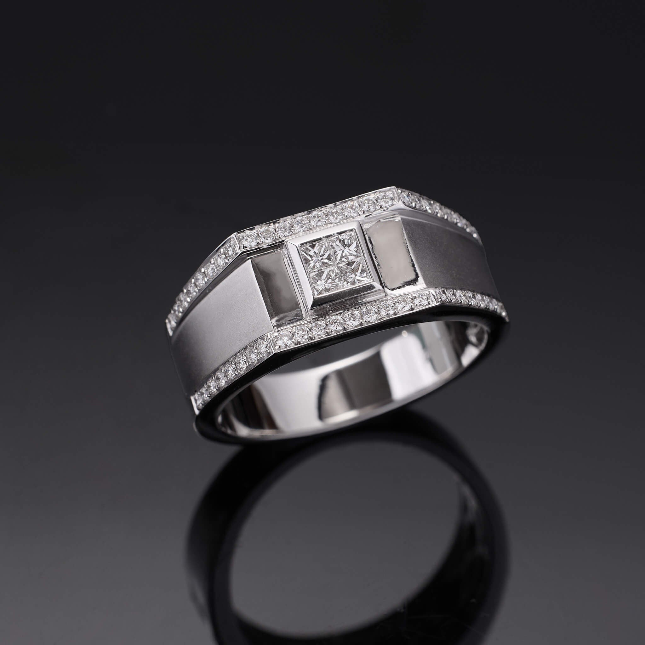 18K Gold Unisex Diamond Signet Ring - Jewelry And Store