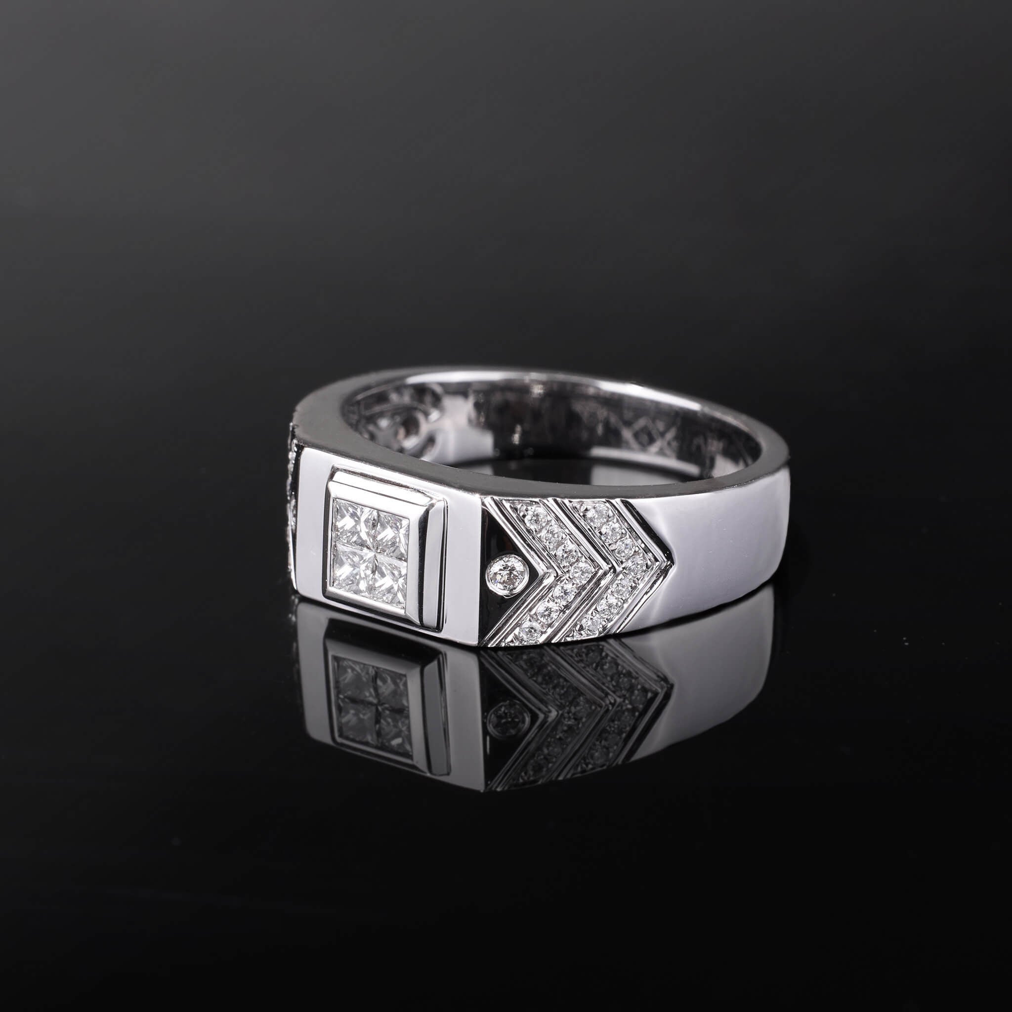 18K Gold Unisex Diamond Signet Ring - Jewelry And Store
