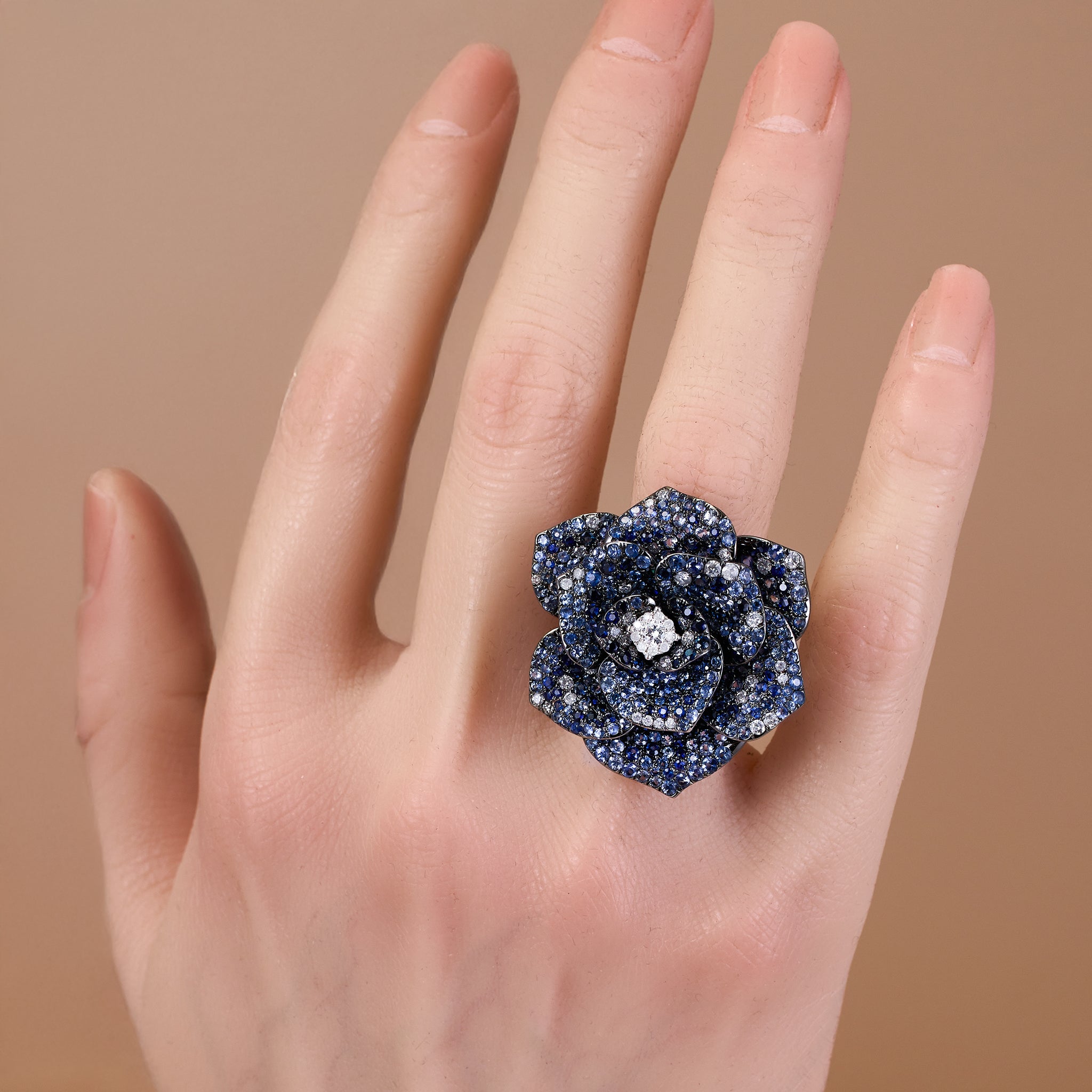 18K White Gold Flower Ring with Blue Sapphires and Diamonds - Jewelry And Store