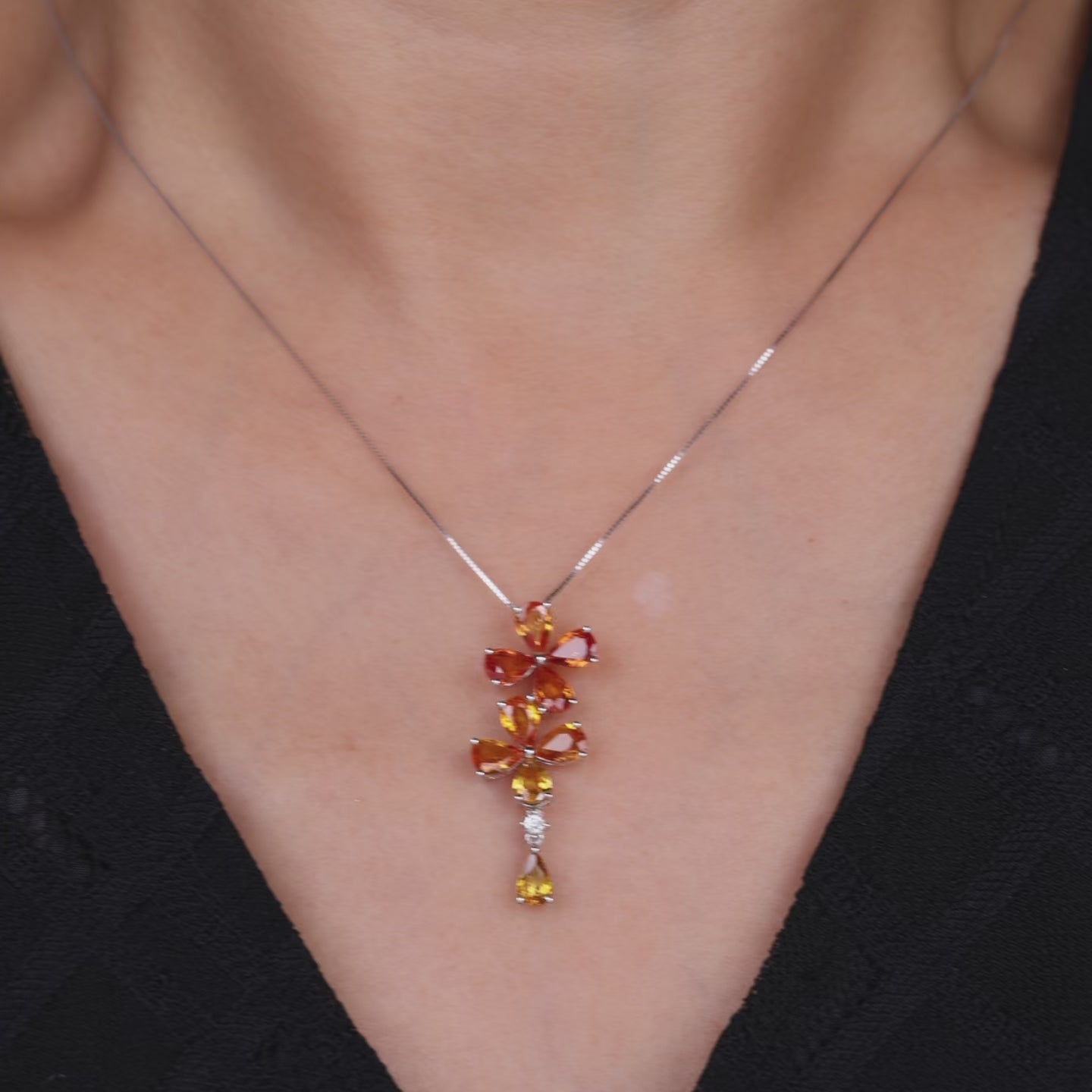 18K Gold Nature Diamond & Fancy Sapphire Flower Pendant