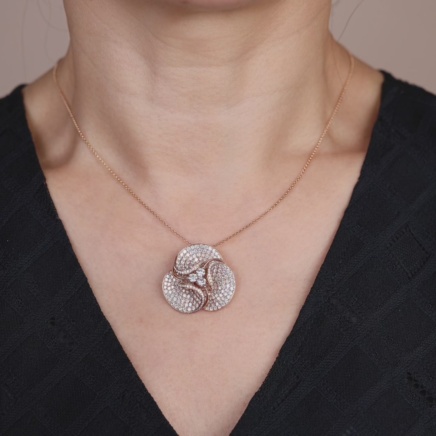 18K Gold Magnolia Pendant with 3.86ct.tw. Natural White Diamonds