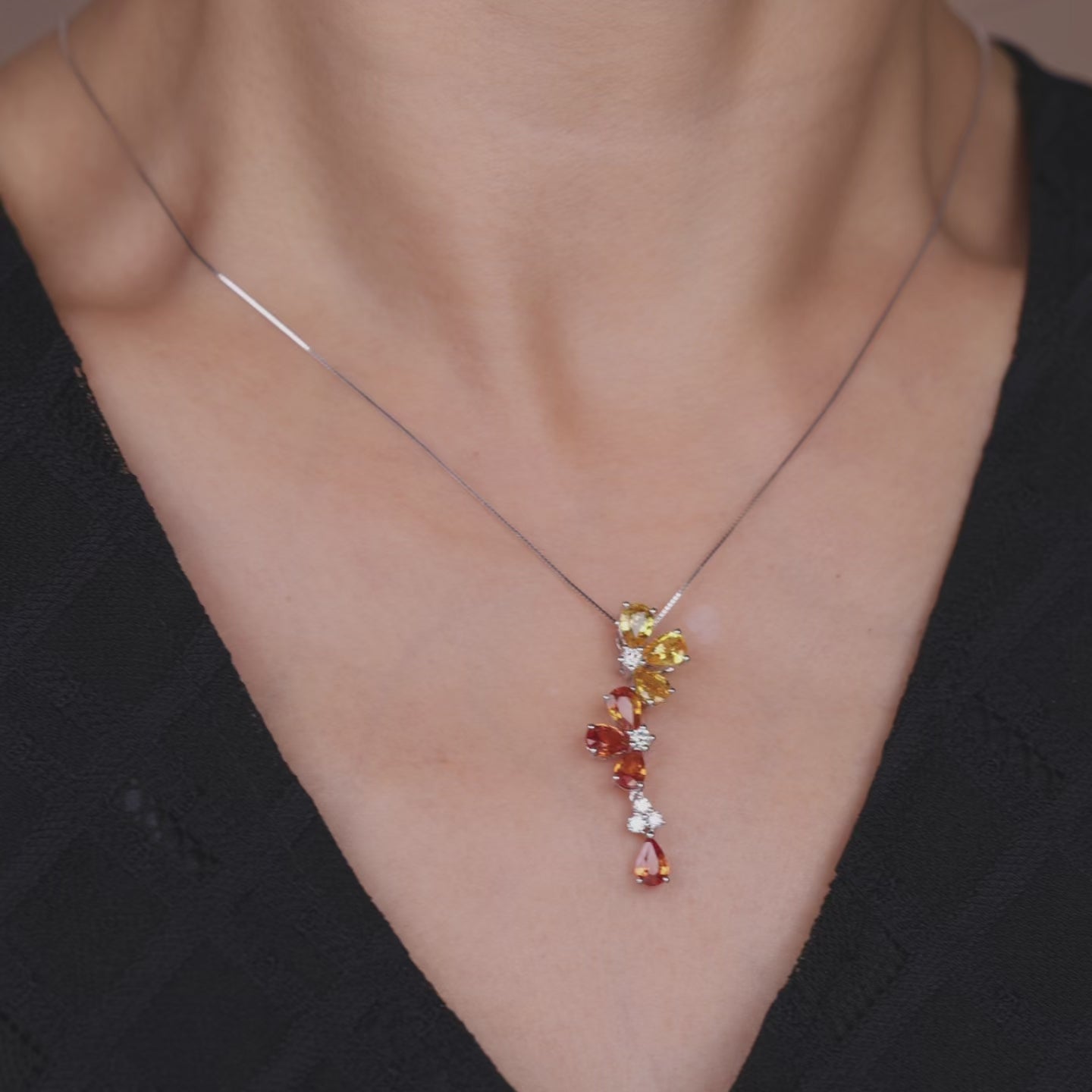 18K Gold Nature Diamond & Fancy Sapphire Flower Pendant