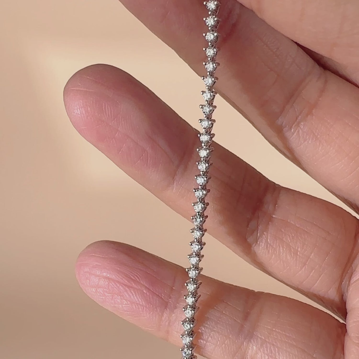 1.12ct.tw. Natural Diamond Bracelet in 18K Gold