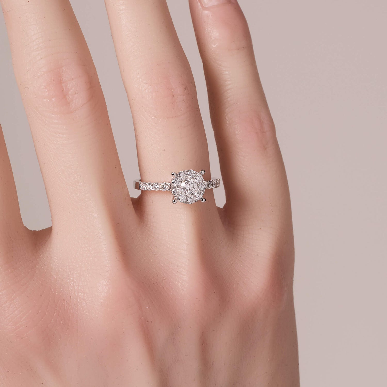 0.73ct.tw. Natural Diamond Ring in 18K Gold - Jewelry And Store