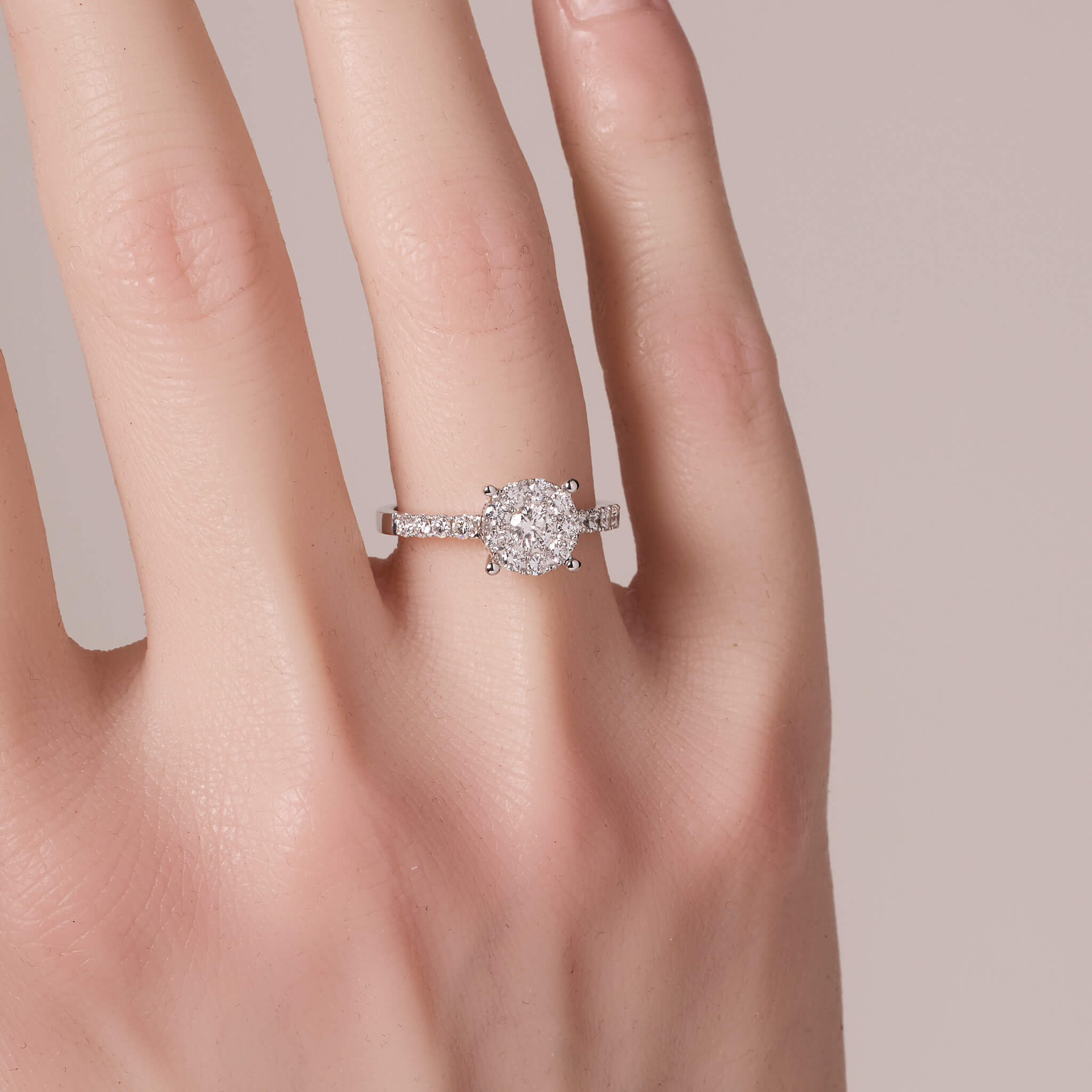 0.73ct.tw. Natural Diamond Ring in 18K Gold - Jewelry And Store