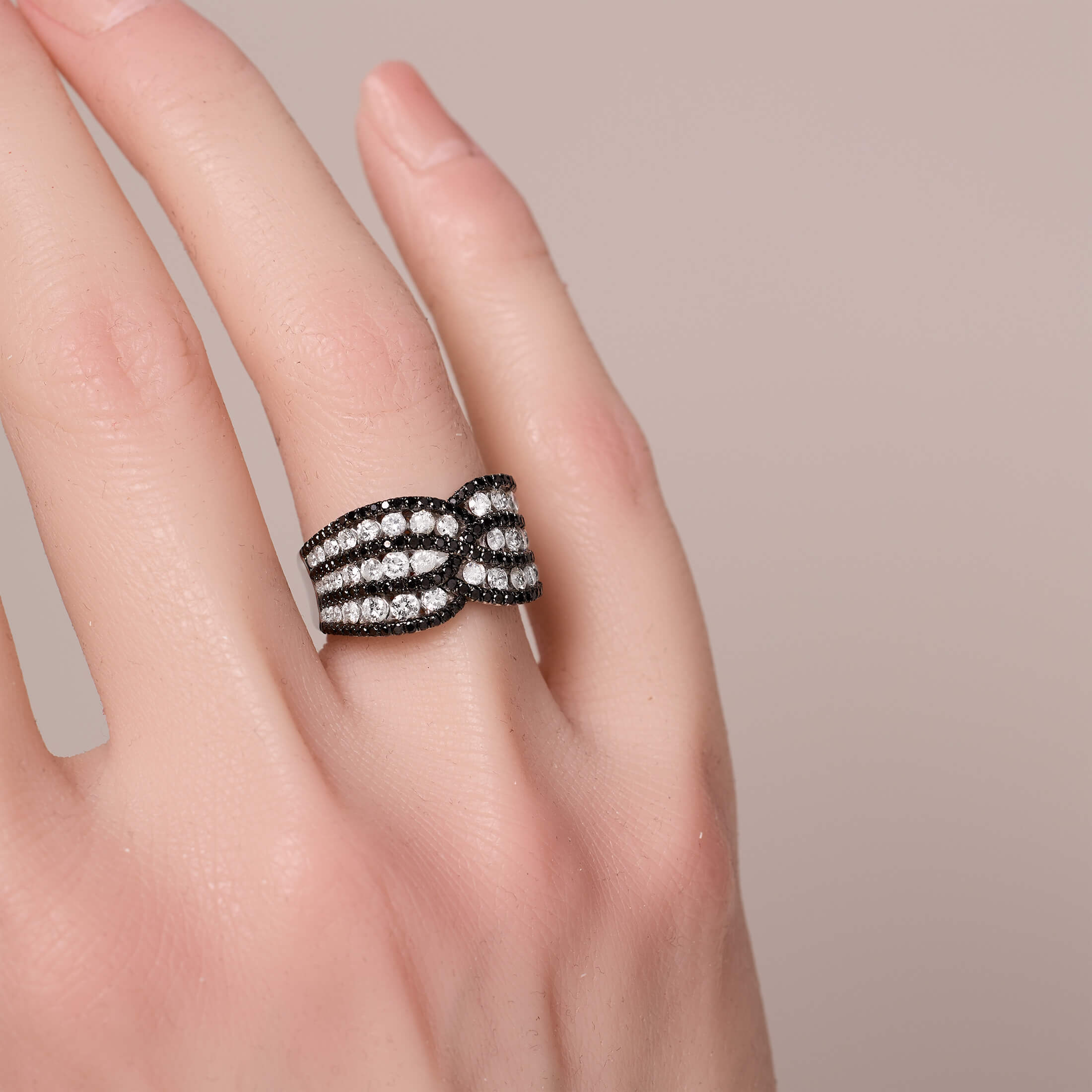 18K Gold Curved Black Diamond Statement Ring - Jewelry And Store