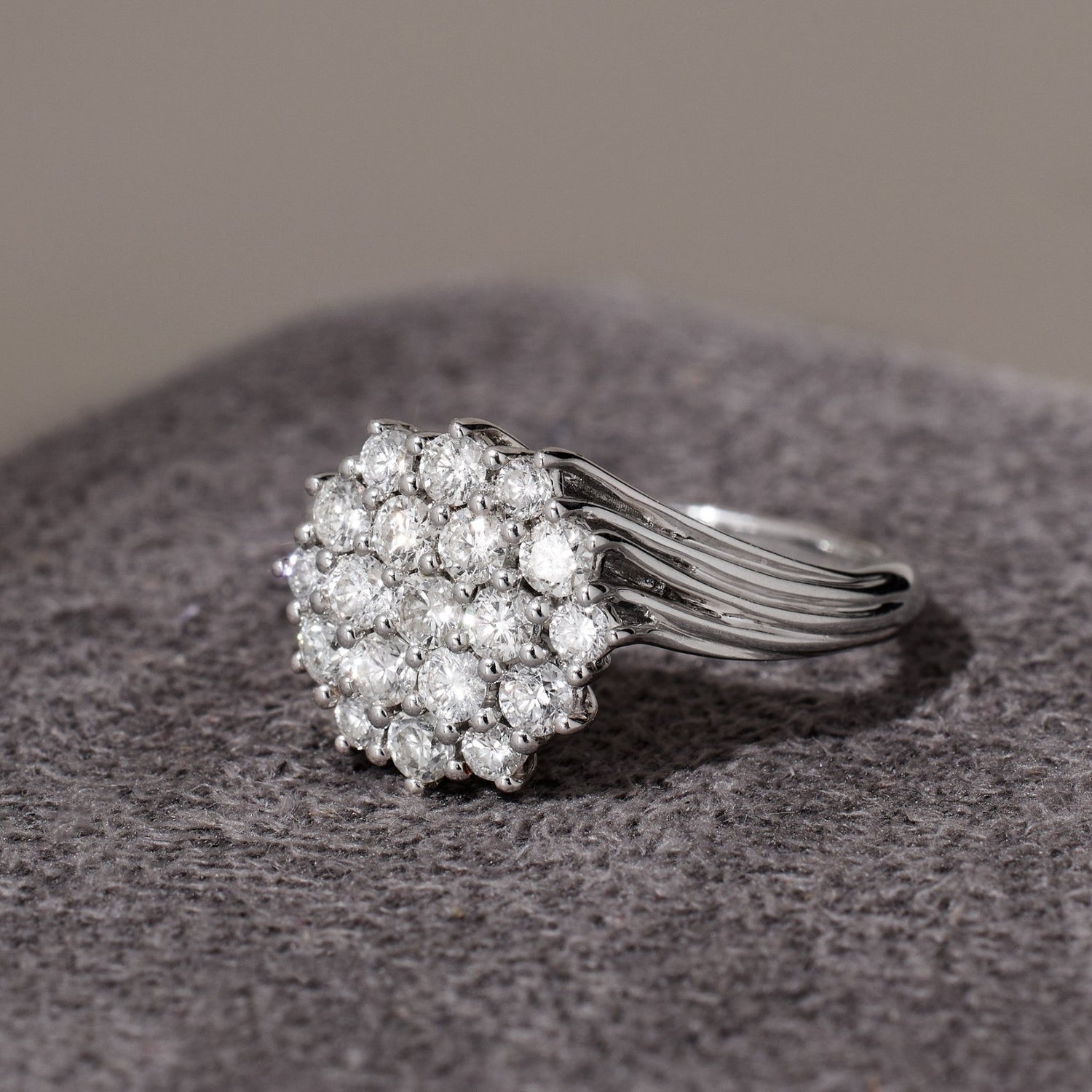 1.59ct Twist Shank Diamond Flower Ring in 18K Gold - Jewelry And Store