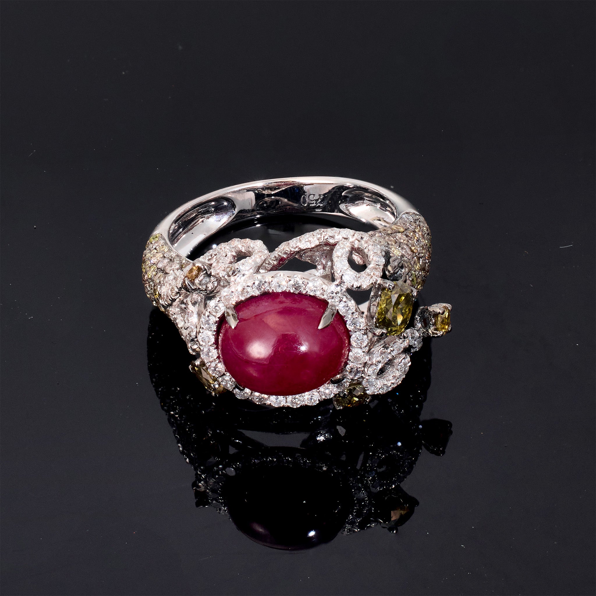 18K Gold Ring with Oval Ruby and Color Diamonds