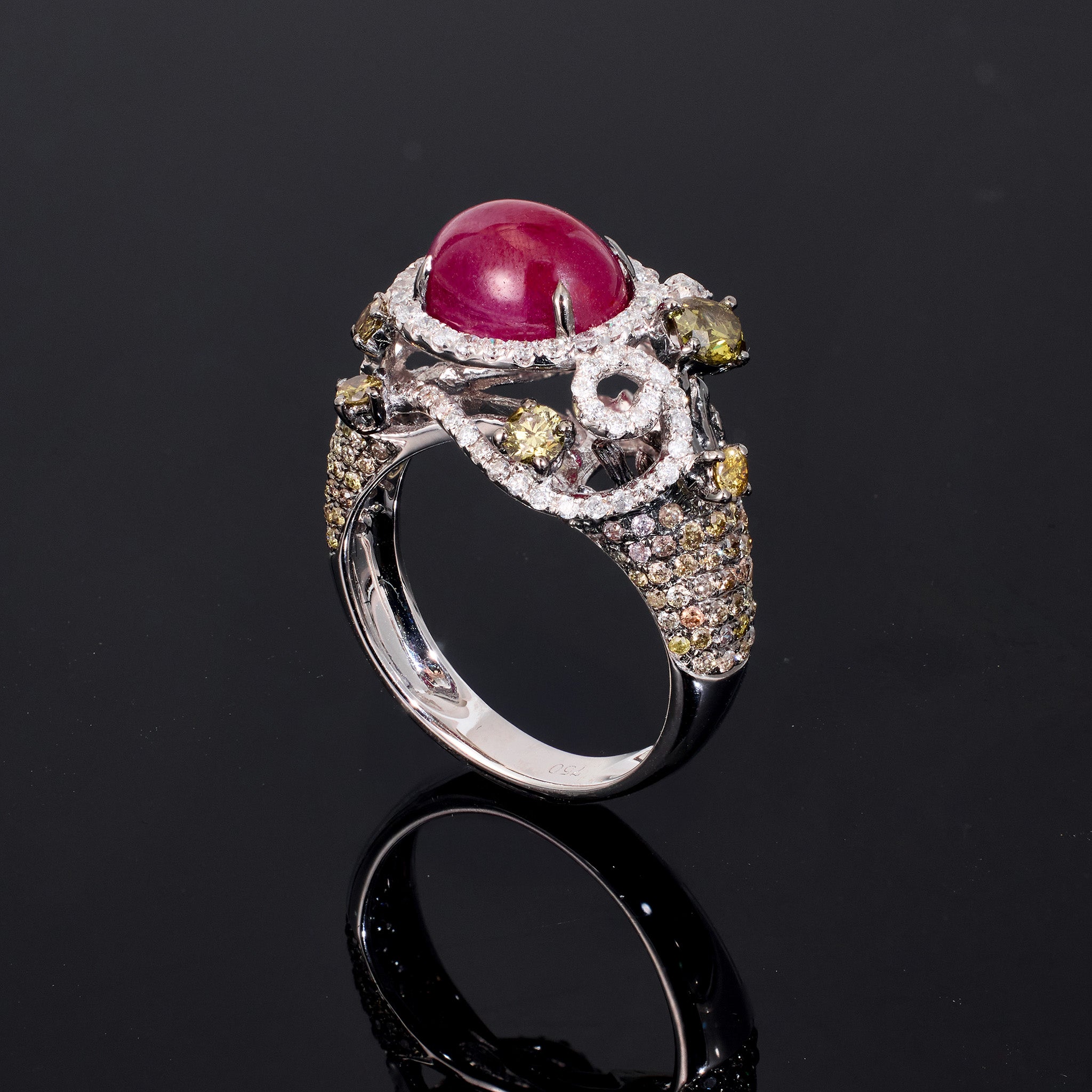 18K Gold Ring with Oval Ruby and Color Diamonds