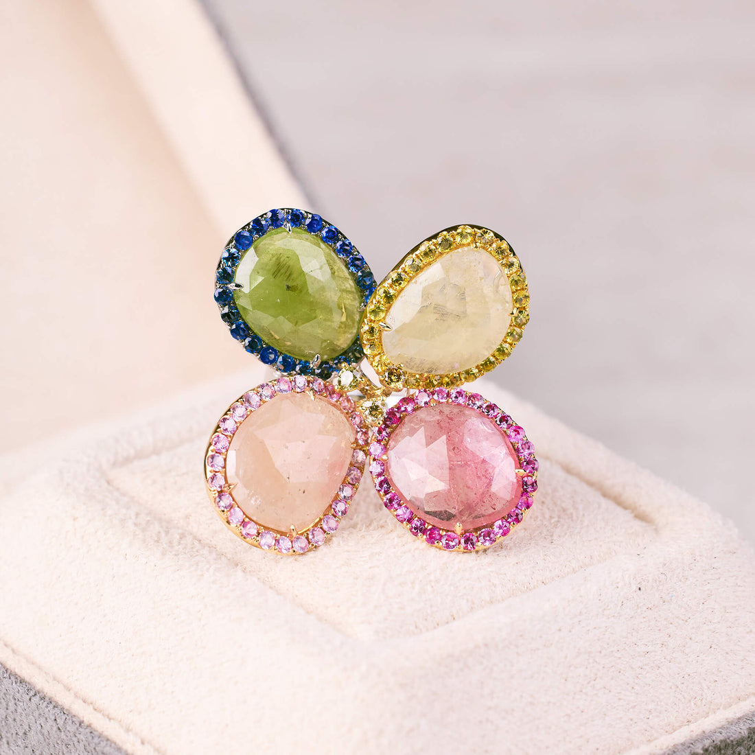 18K Gold Diamond and Slice Sapphire Flower Ring - Jewelry And Store