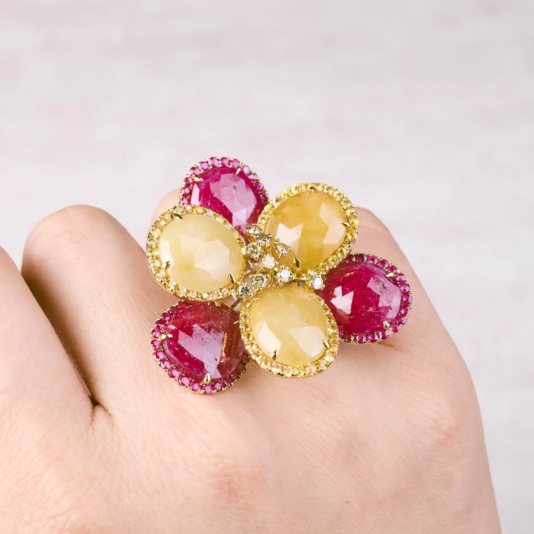 18K Gold Diamond and Slice Sapphire Flower Ring - Jewelry And Store