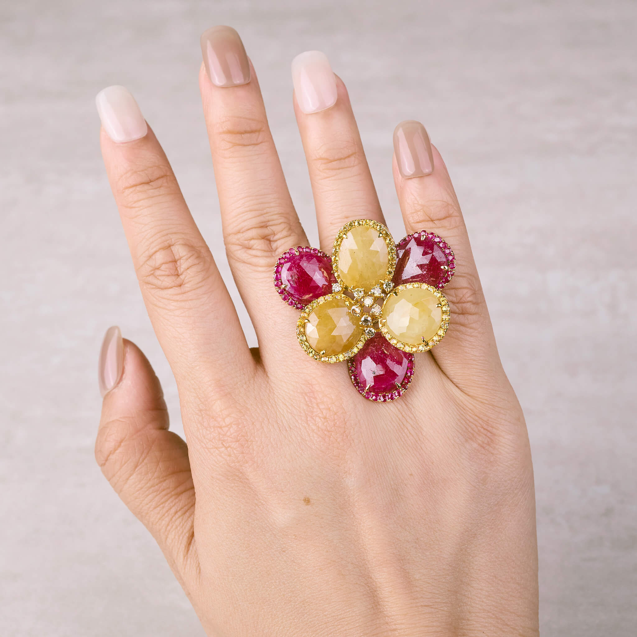 18K Gold Diamond and Slice Sapphire Flower Ring - Jewelry And Store