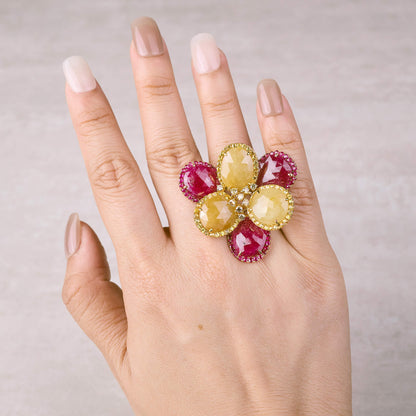 18K Gold Diamond and Slice Sapphire Flower Ring - Jewelry And Store