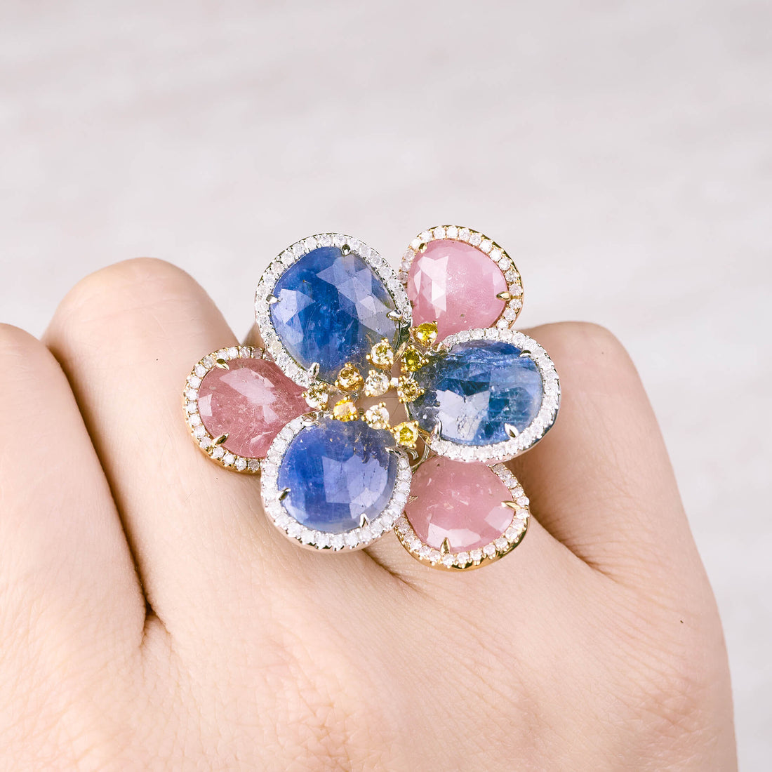18K Gold Diamond and Slice Sapphire Flower Ring - Jewelry And Store