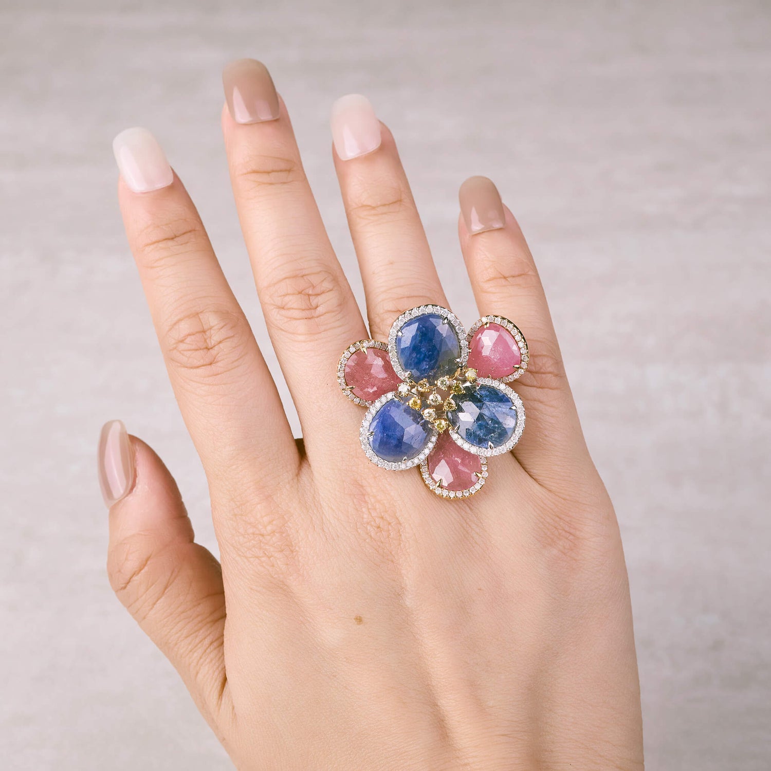 18K Gold Diamond and Slice Sapphire Flower Ring - Jewelry And Store