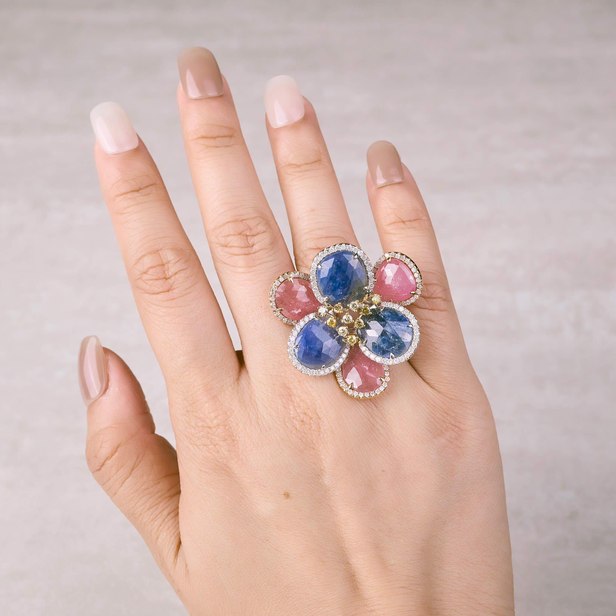 18K Gold Diamond and Slice Sapphire Flower Ring - Jewelry And Store