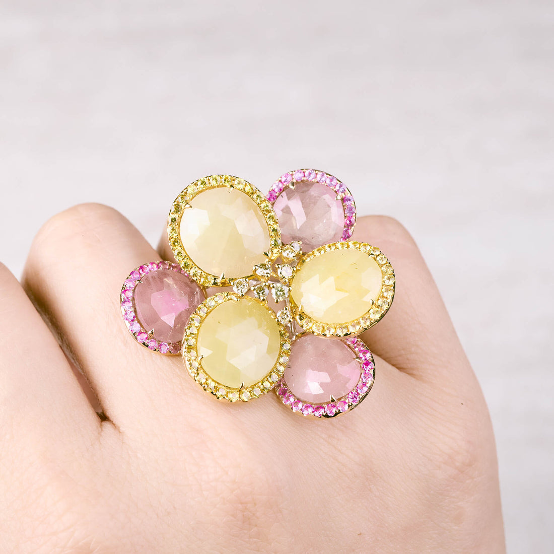 18K Gold Diamond and Slice Sapphire Flower Ring - Jewelry And Store