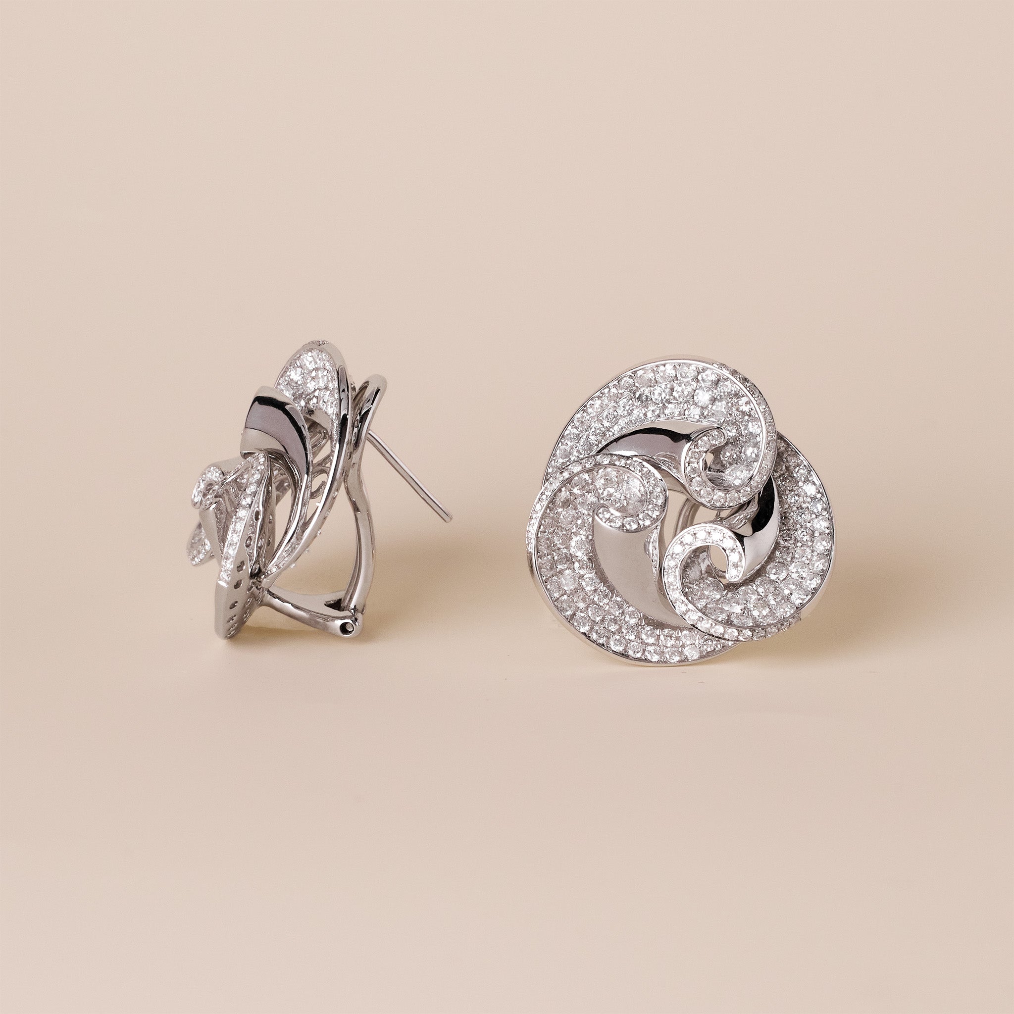 2.58ct.tw. Natural Diamond Earrings in 18K Gold