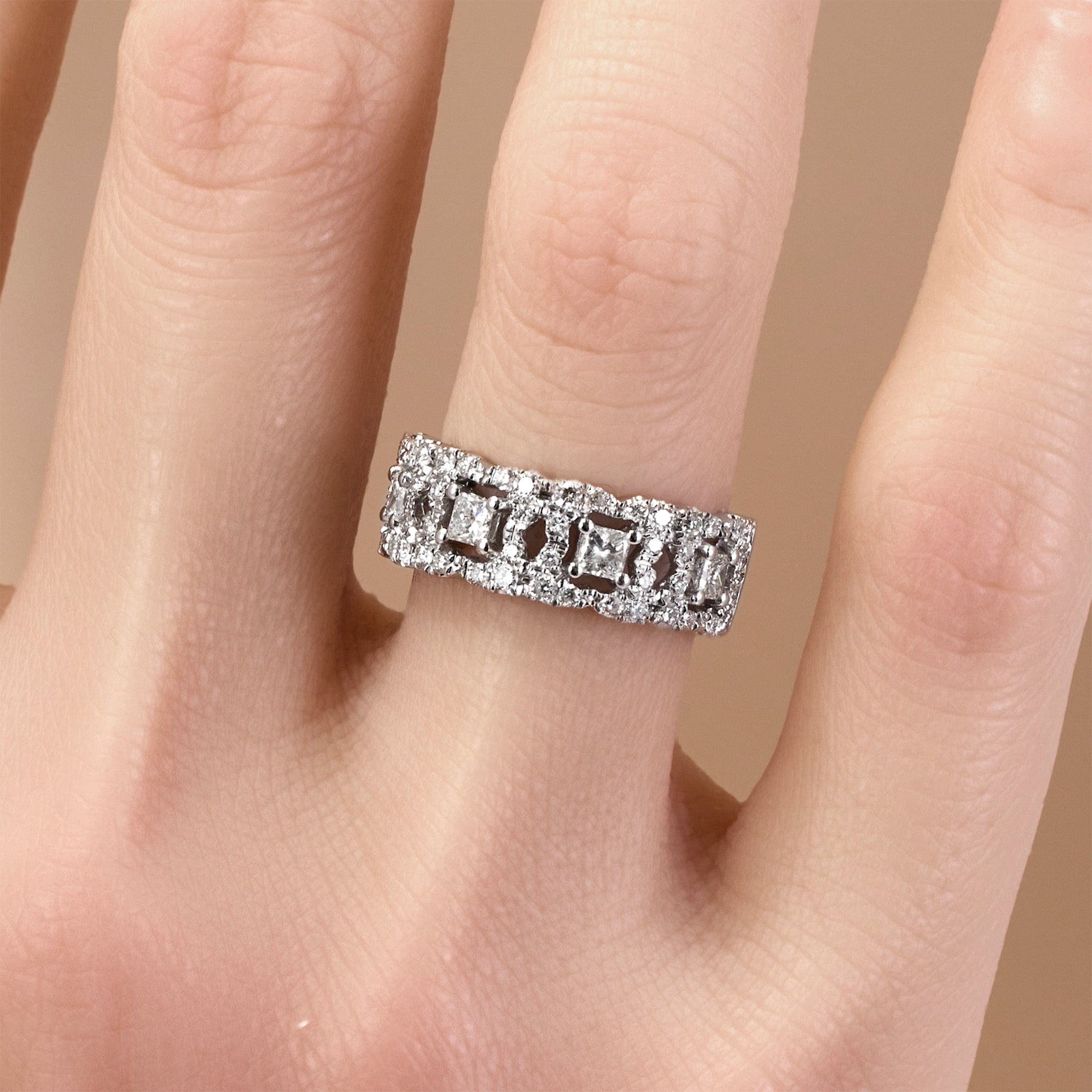 18K Gold Natural Diamond Cocktail Ring - JewelryAndStore