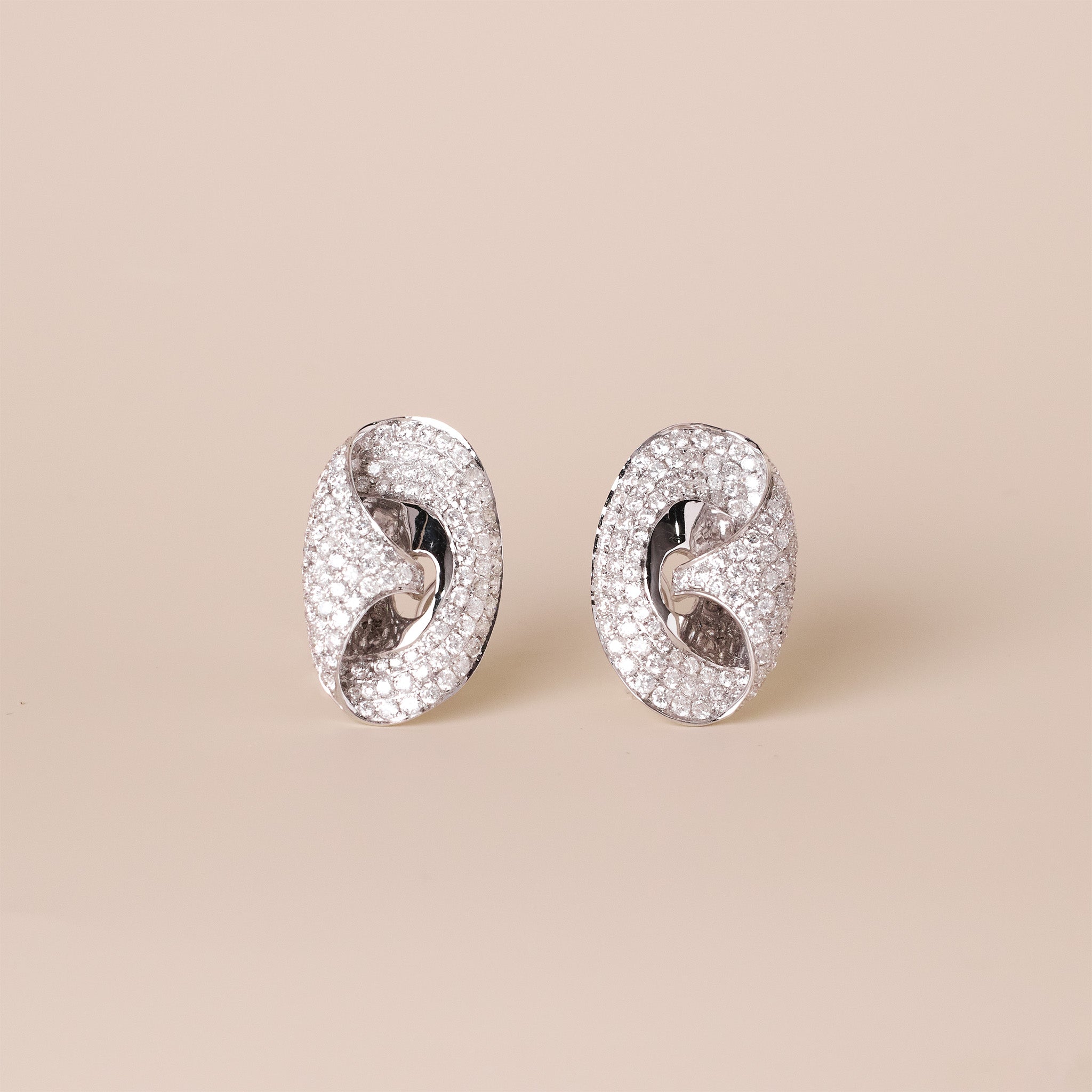 2.77ct.tw. Natural Diamond Earrings in 18K Gold - Jewelry And Store